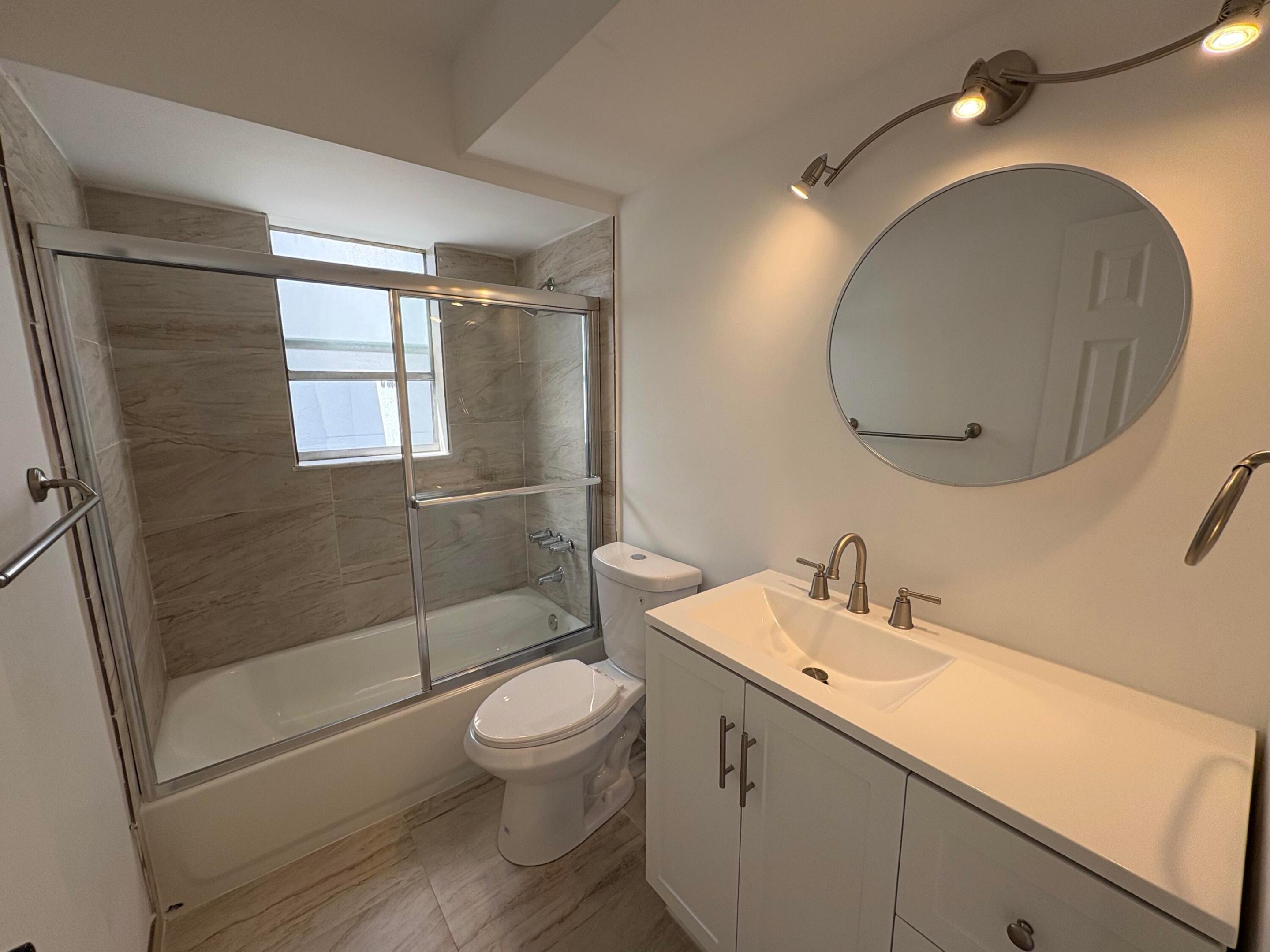 SOMERSET AT LAUDERDALE LAKES - Residential