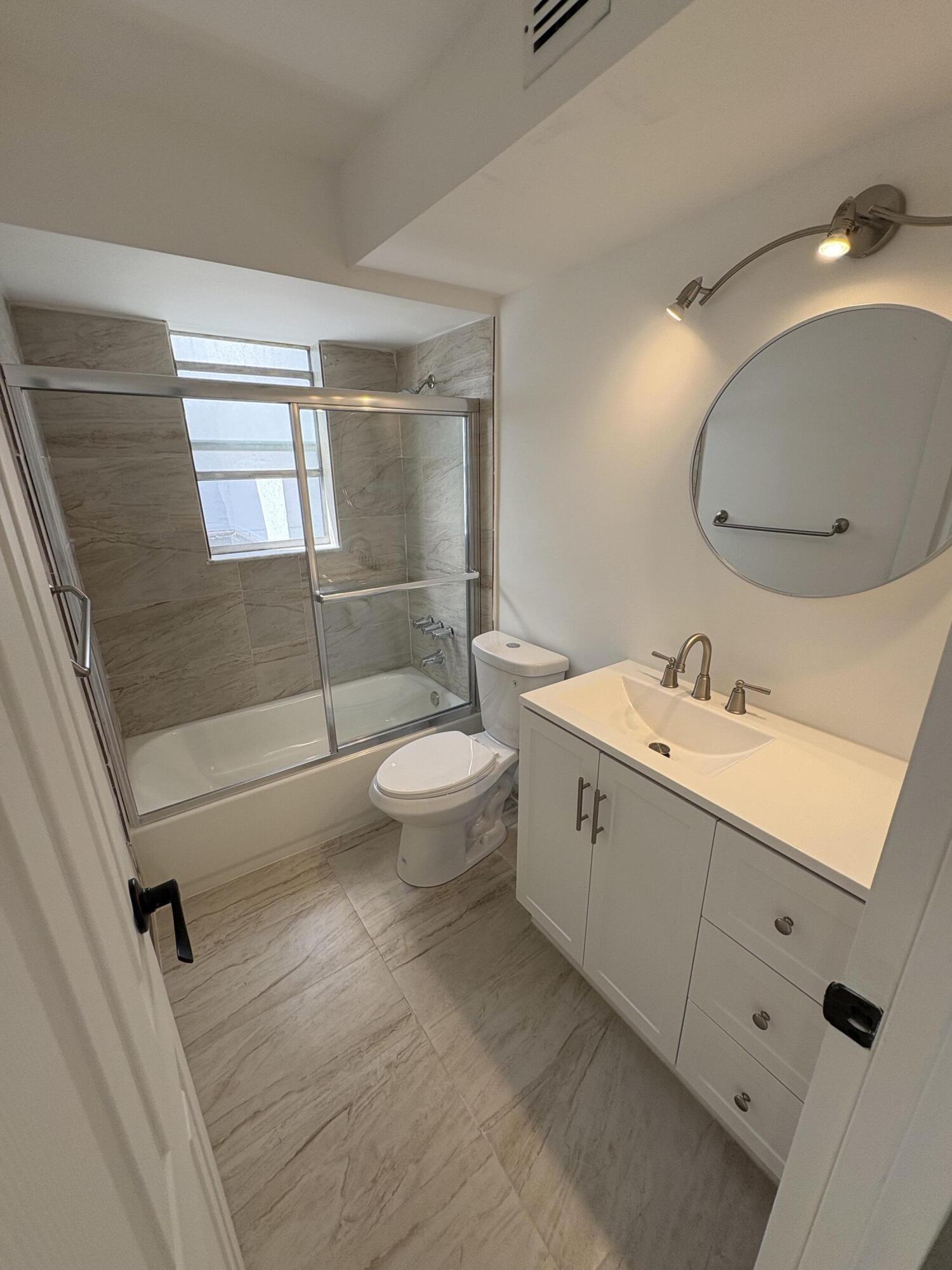 SOMERSET AT LAUDERDALE LAKES - Residential