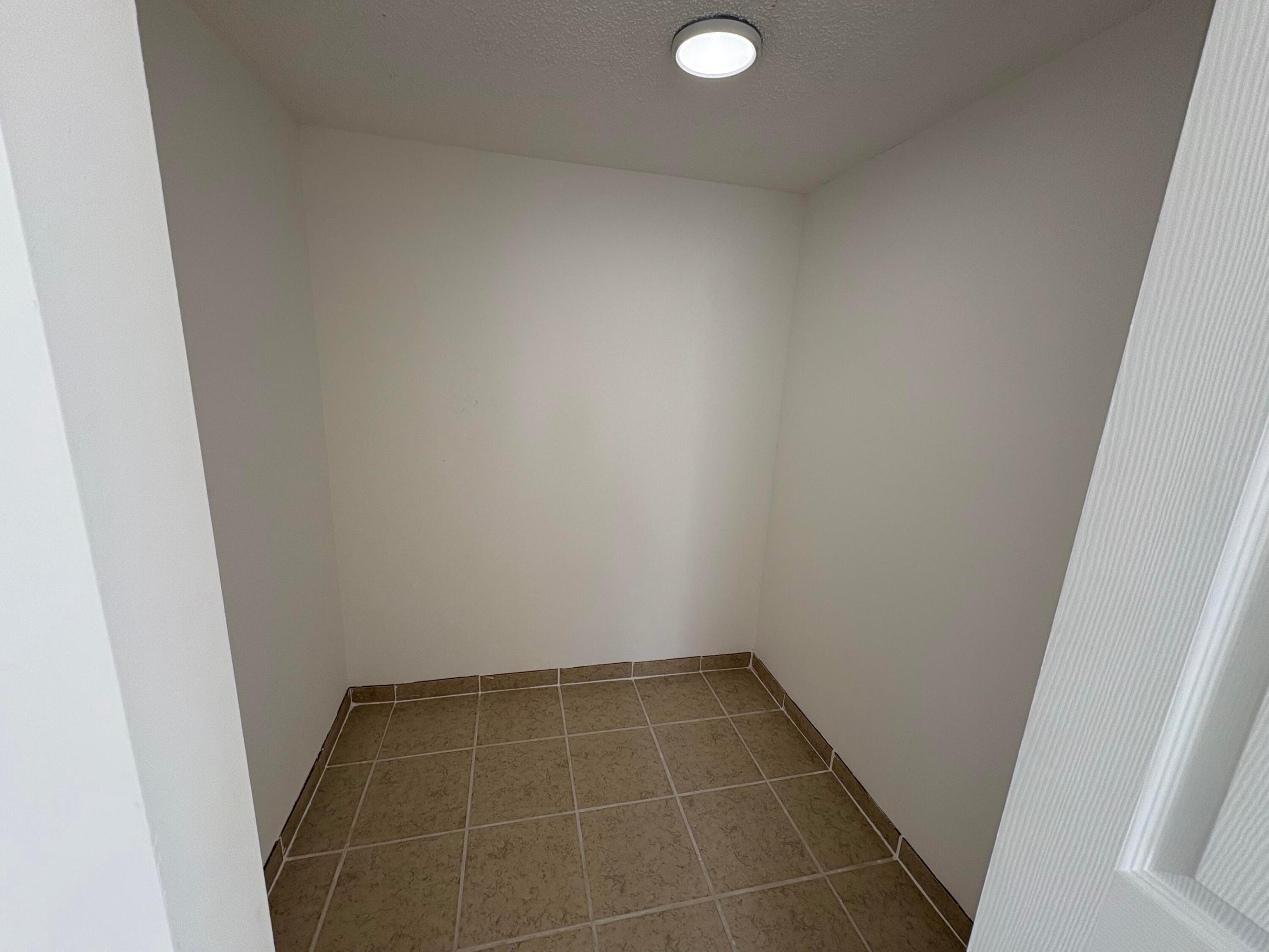 2850 Somerset Drive 208l