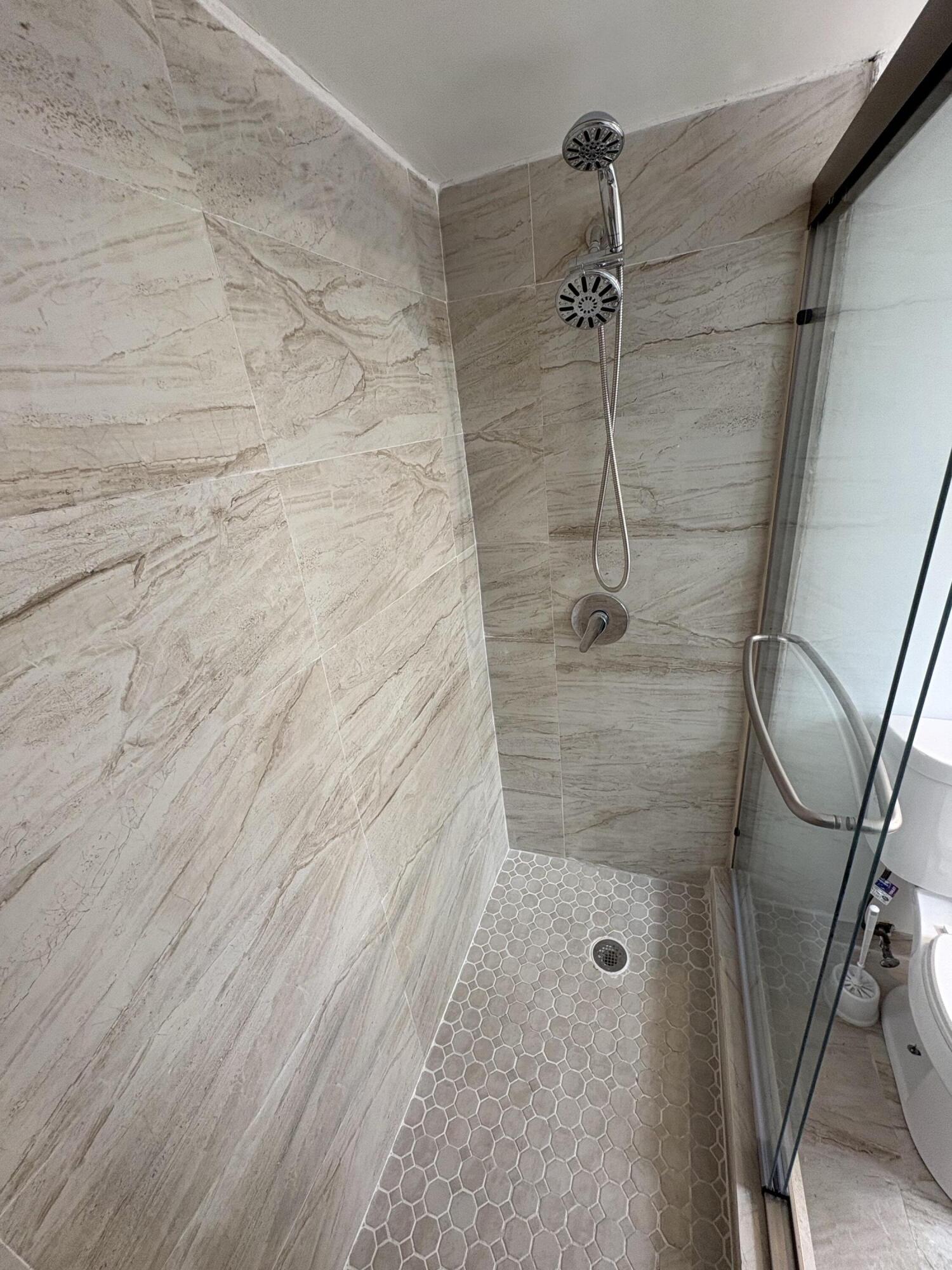 SOMERSET AT LAUDERDALE LAKES - Residential