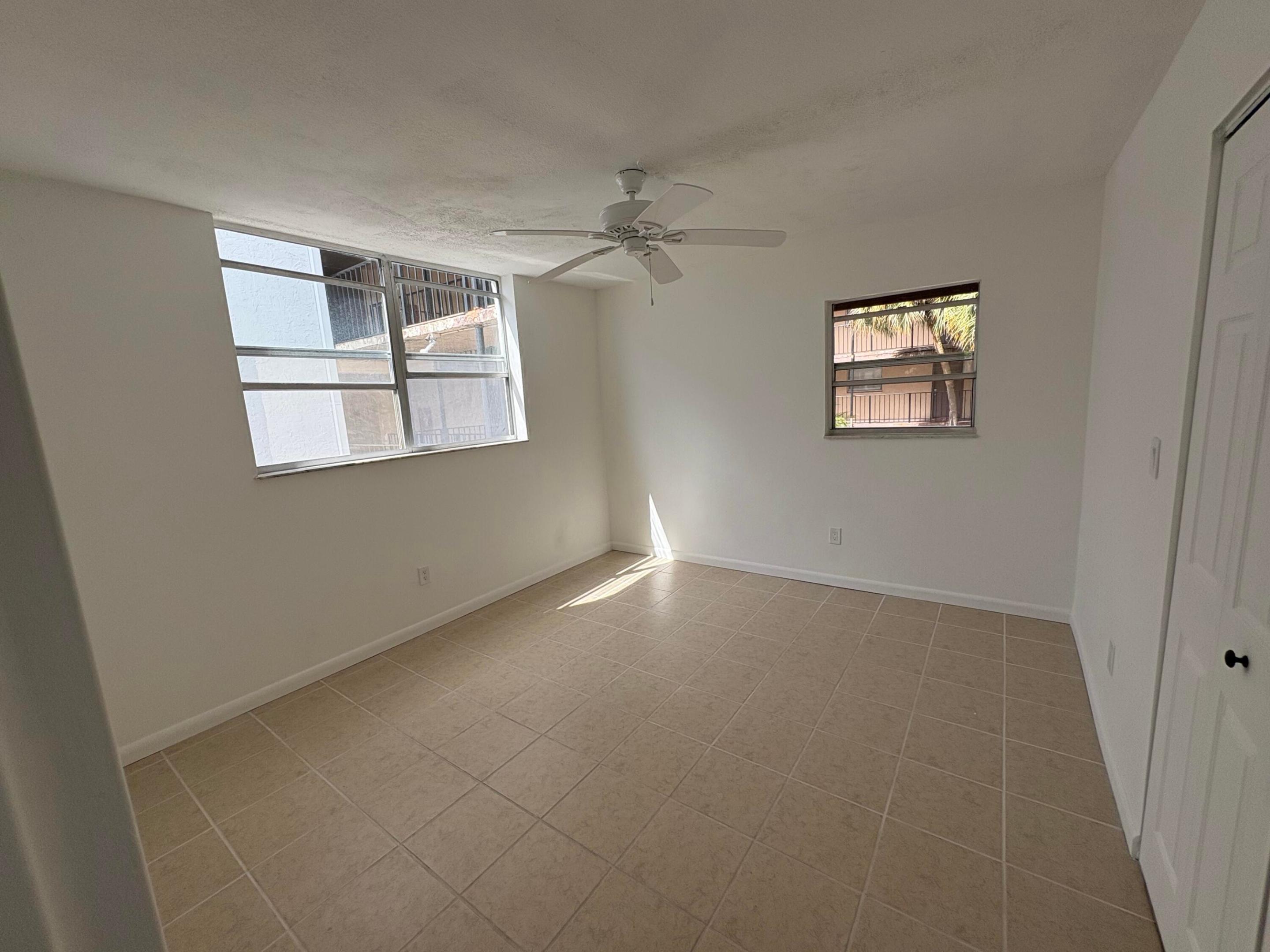 SOMERSET AT LAUDERDALE LAKES - Residential