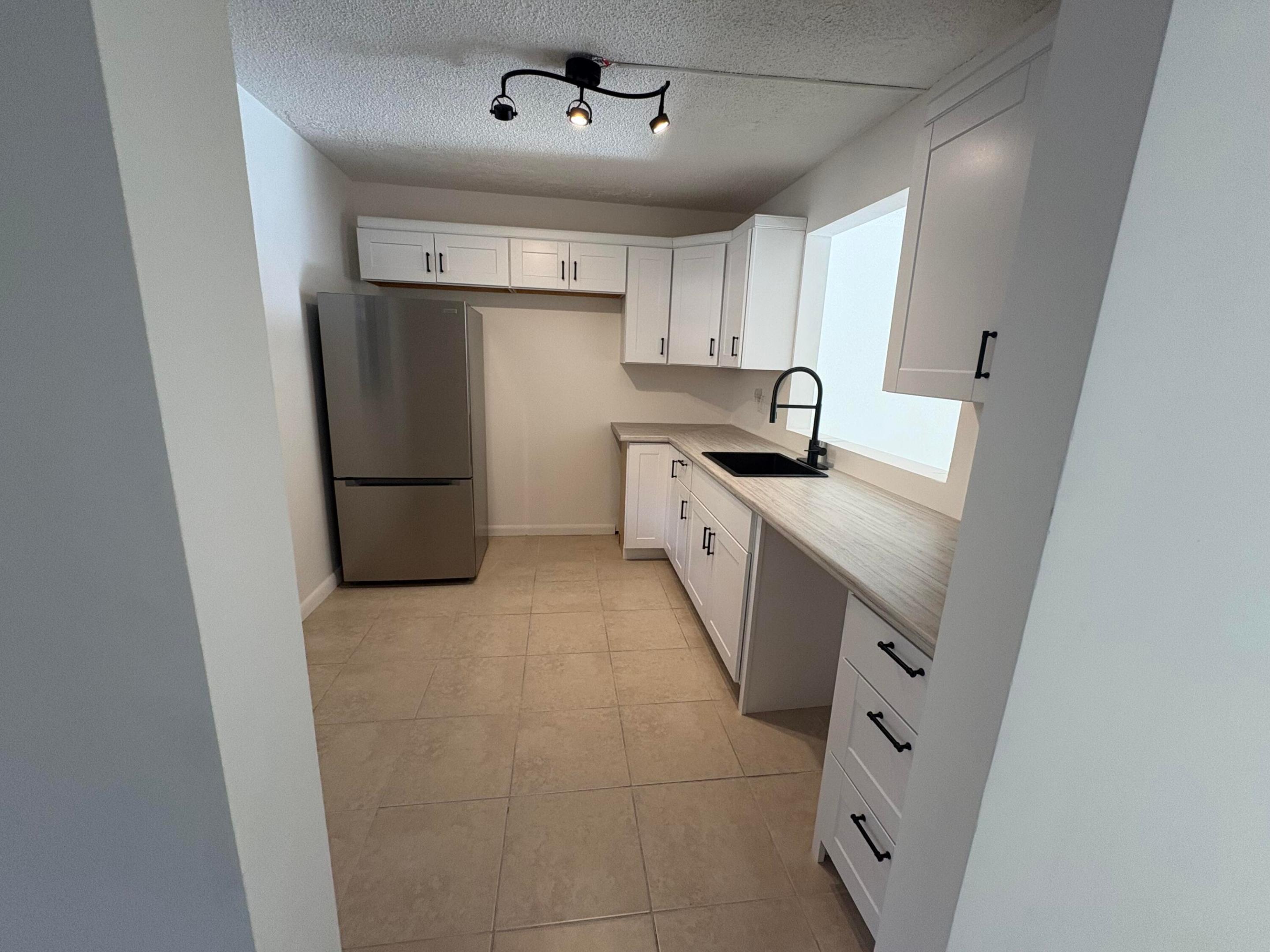 SOMERSET AT LAUDERDALE LAKES - Residential