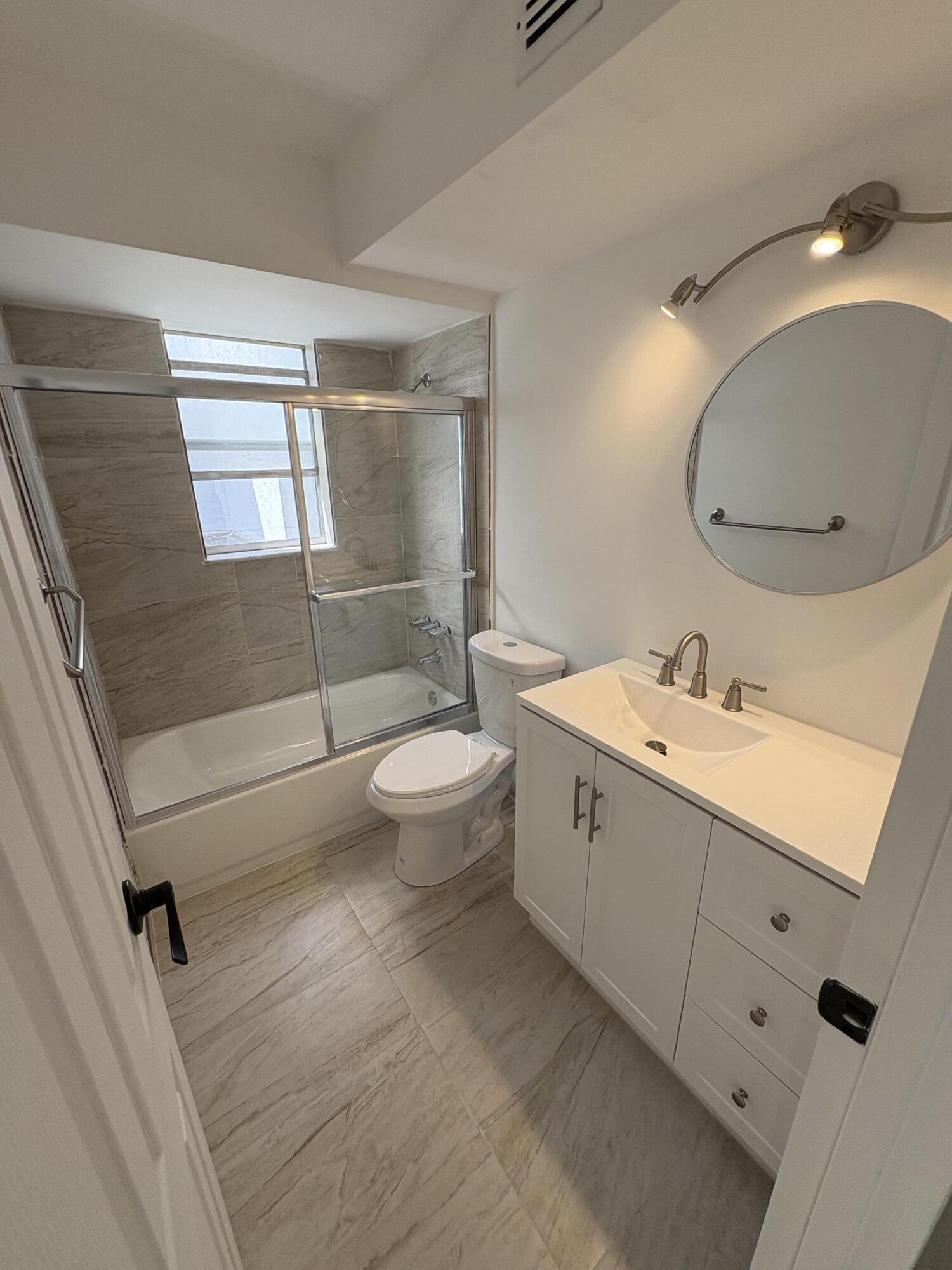 SOMERSET AT LAUDERDALE LAKES - Residential