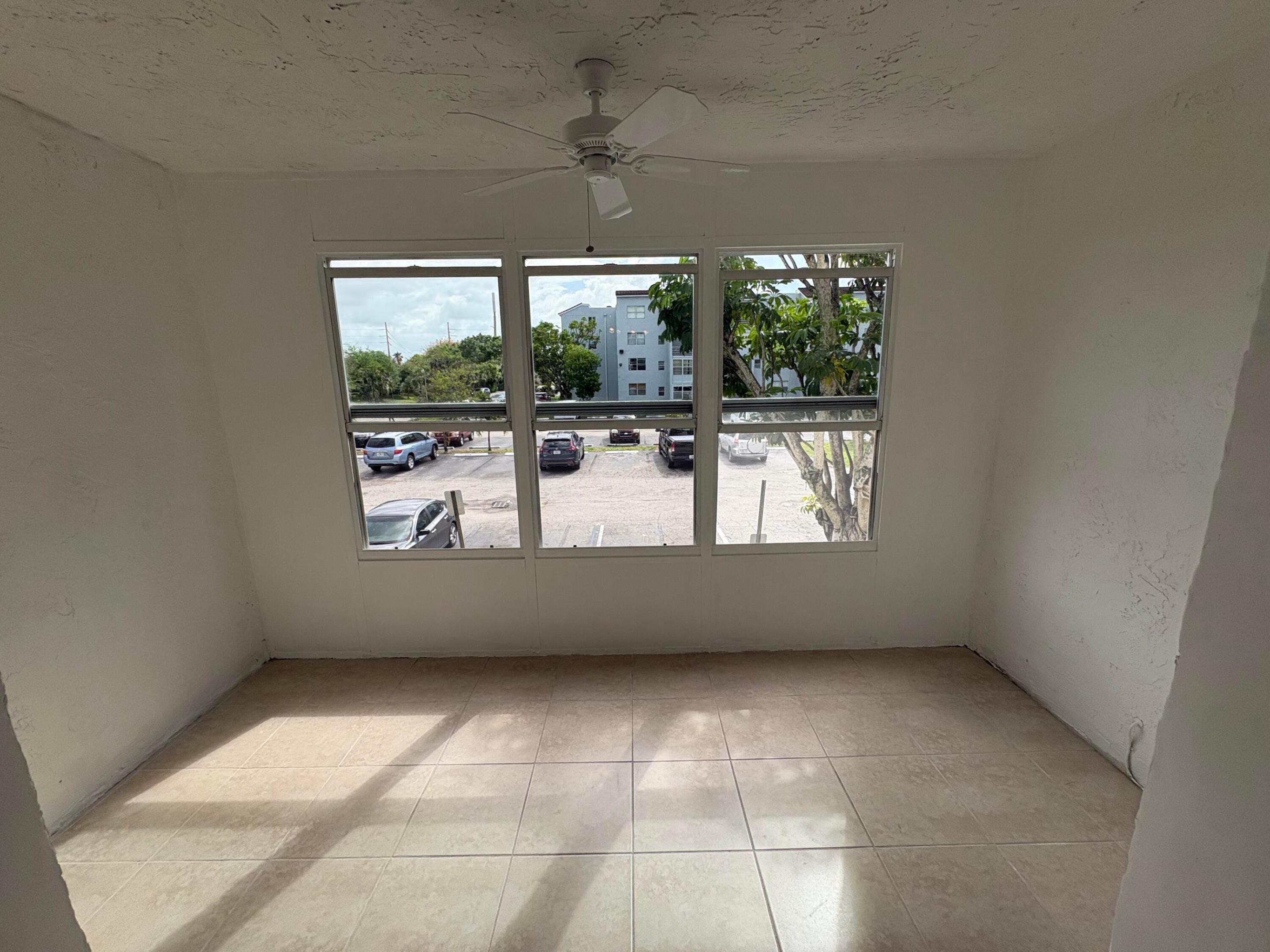 2850 Somerset Drive 208l