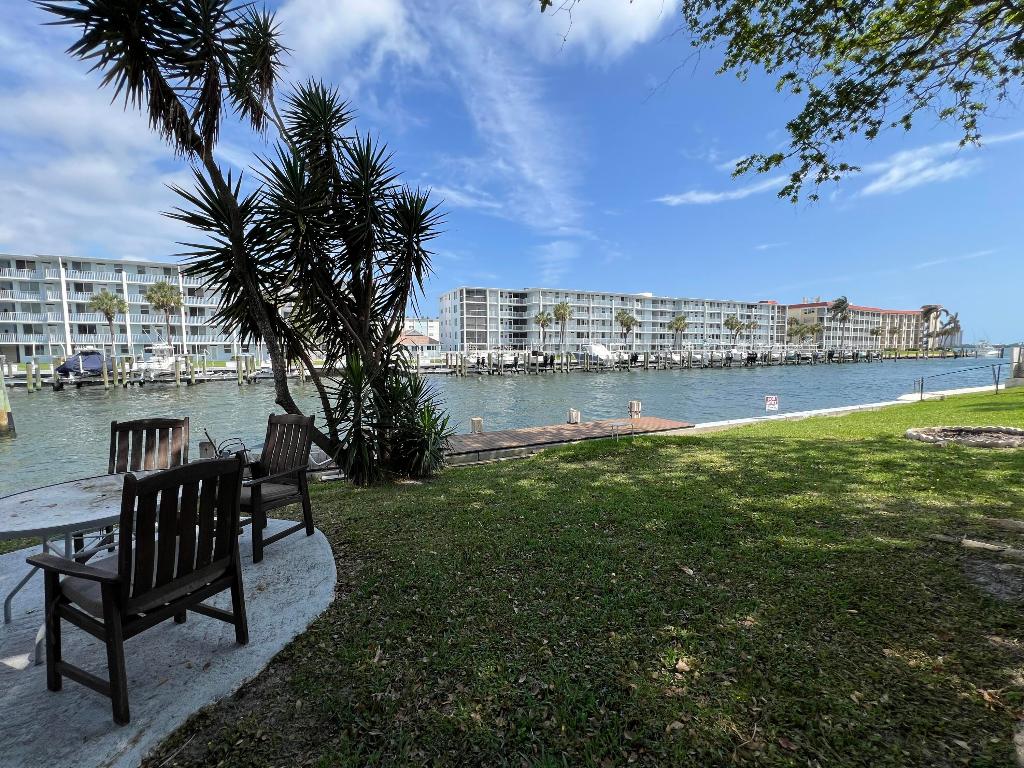 PALM BEACH LAKE WORTH ESTATES - Residential Lease