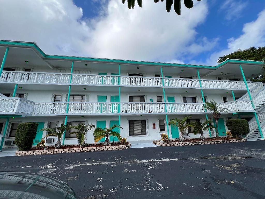 Photo of 131 Shore Court #C4, North Palm Beach, FL 33408 (MLS # R11151956)