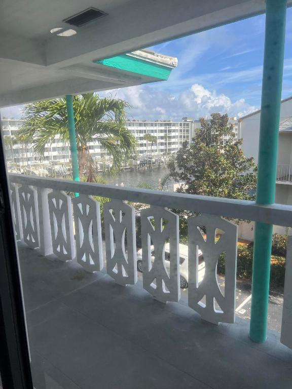 PALM BEACH LAKE WORTH ESTATES - Residential Lease