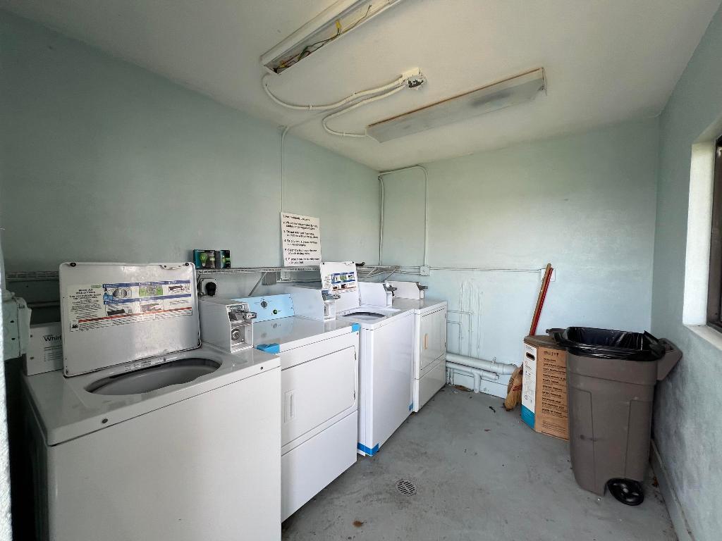 PALM BEACH LAKE WORTH ESTATES - Residential Lease