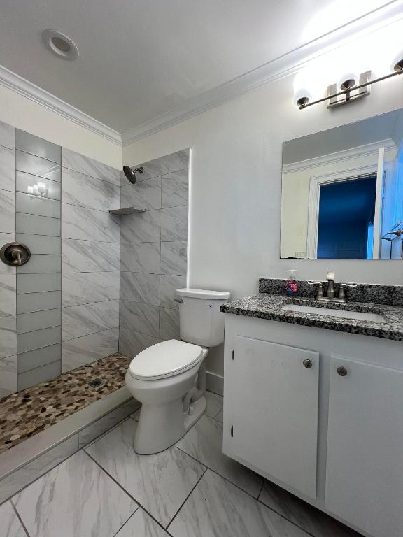 PALM BEACH LAKE WORTH ESTATES - Residential Lease