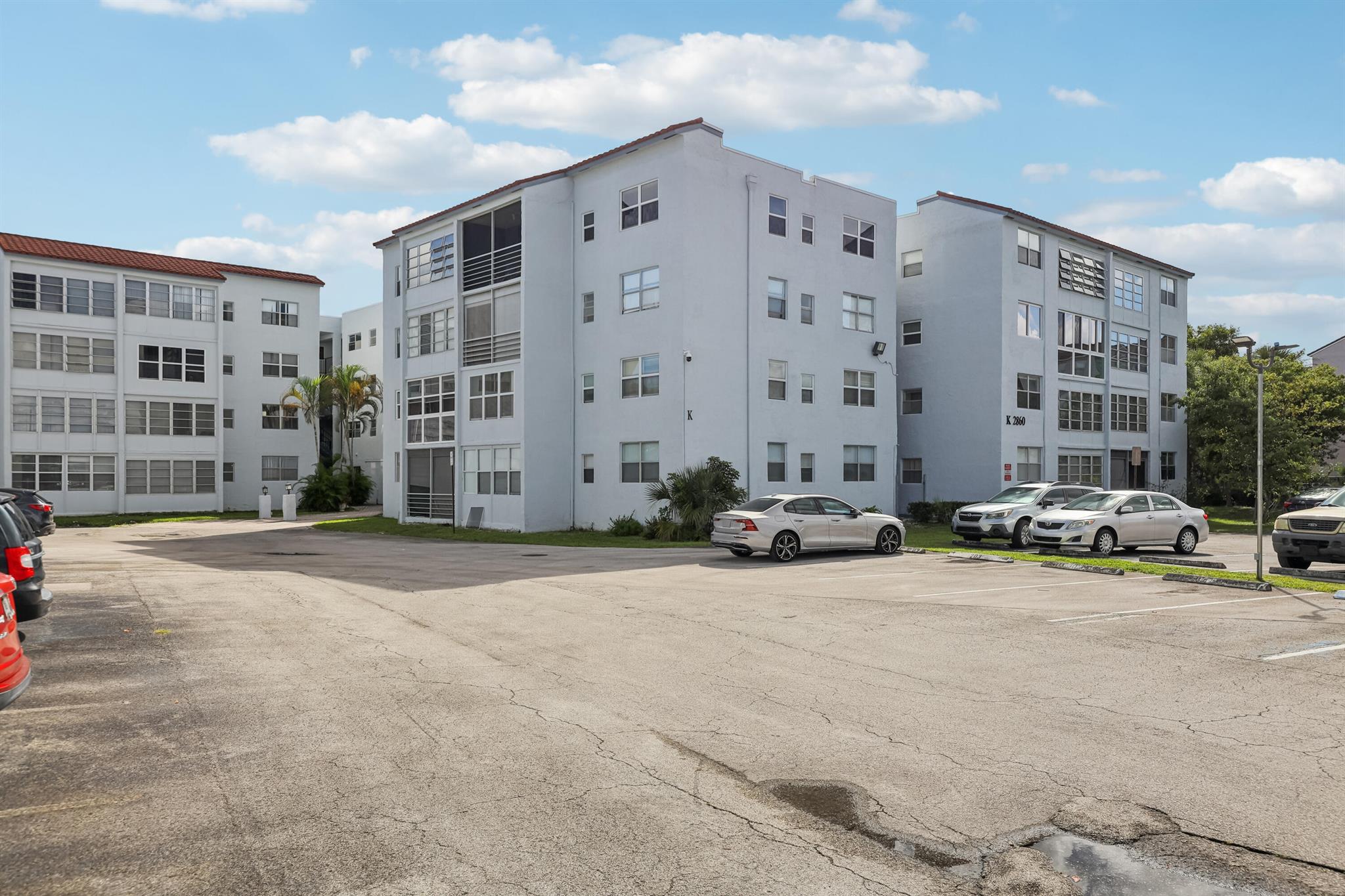 SOMERSET AT LAUDERDALE LA - Residential