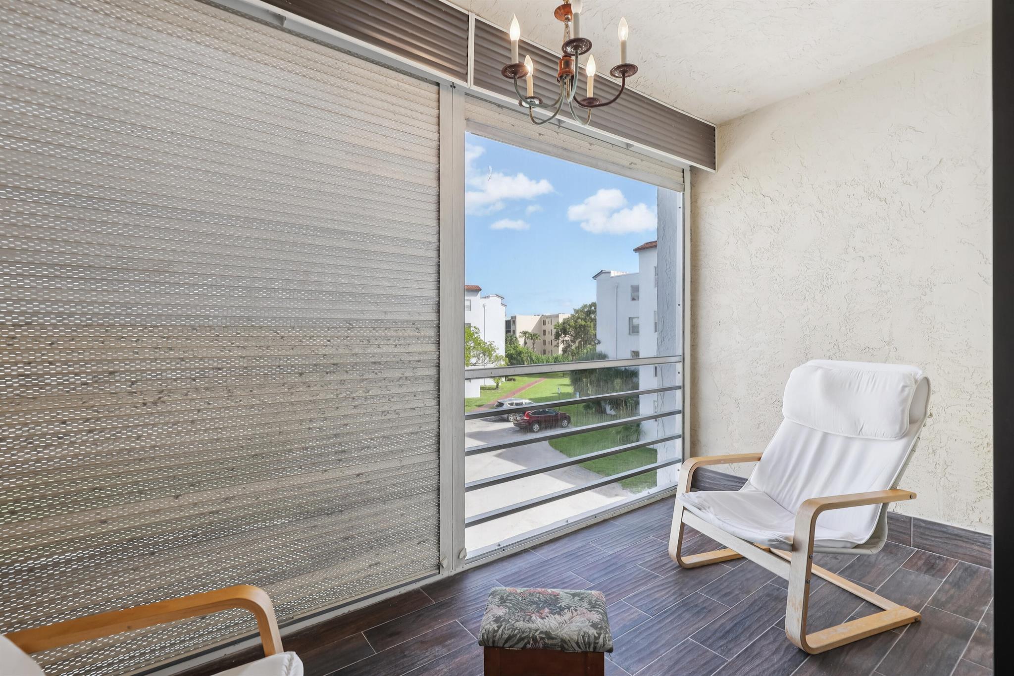 SOMERSET AT LAUDERDALE LA - Residential