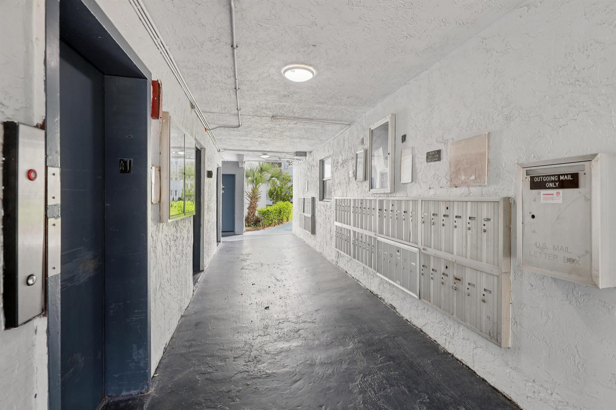 SOMERSET AT LAUDERDALE LA - Residential