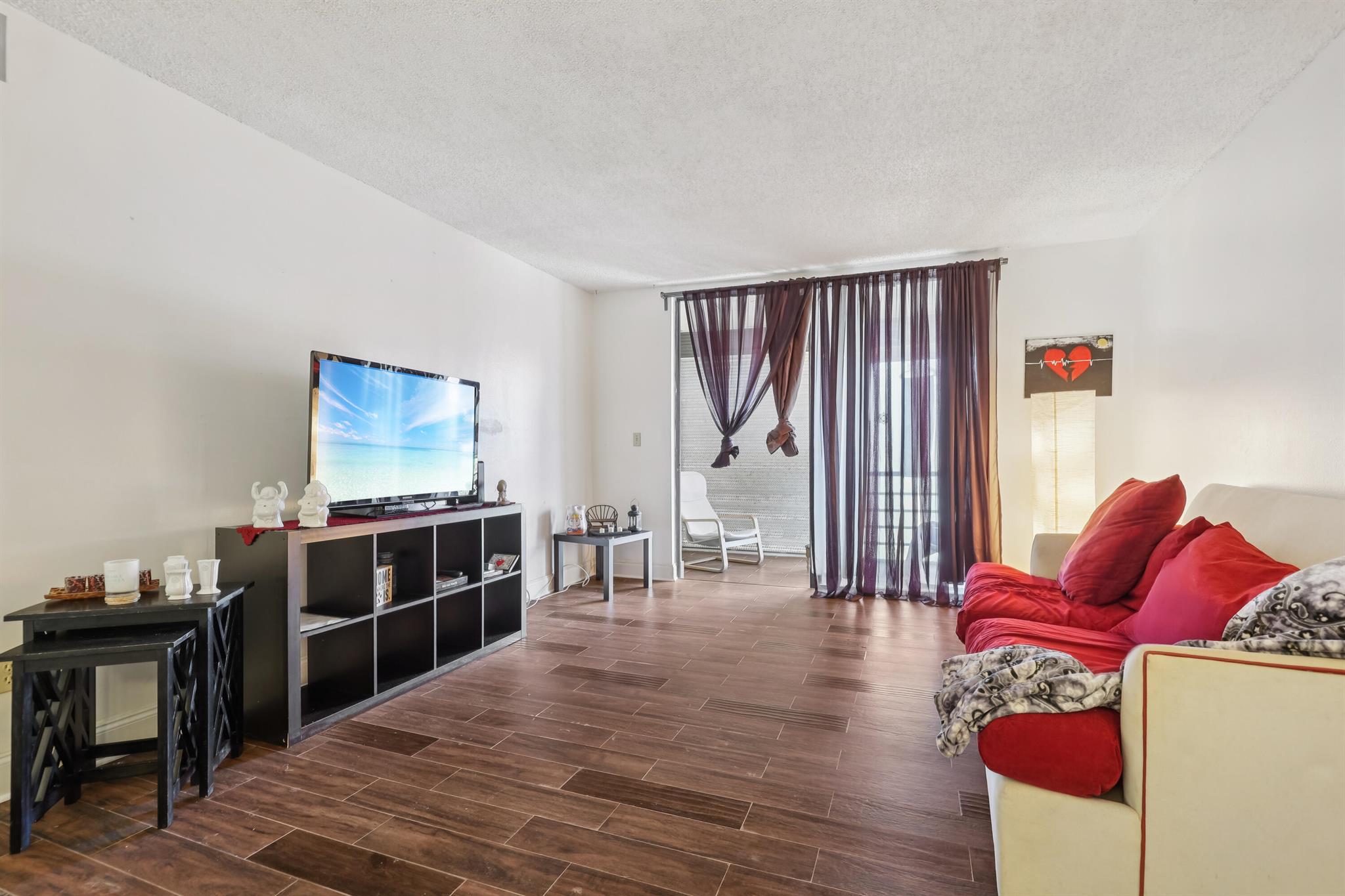 SOMERSET AT LAUDERDALE LA - Residential