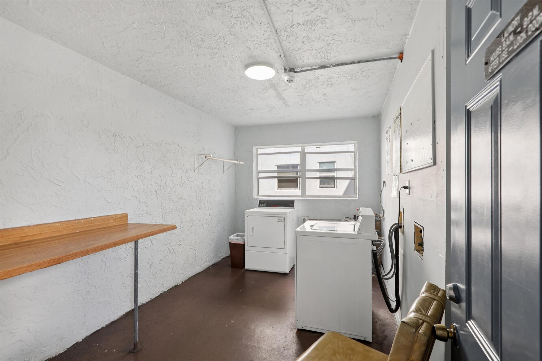 SOMERSET AT LAUDERDALE LA - Residential