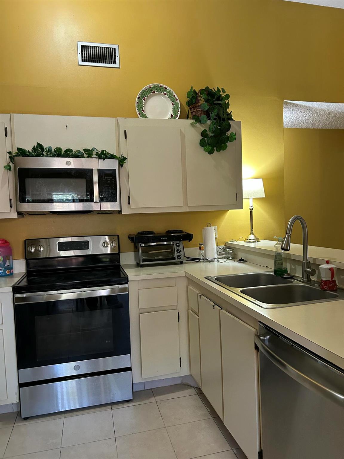 SPRINGDALE HOMES - Residential