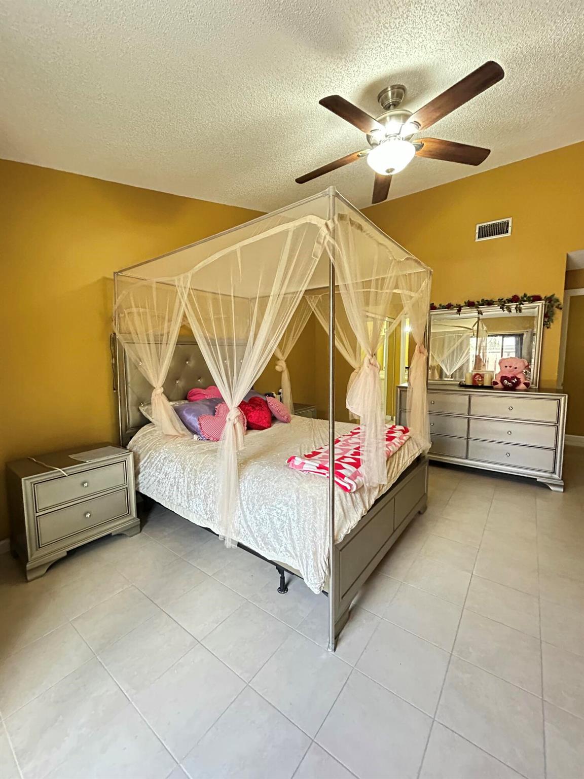 SPRINGDALE HOMES - Residential