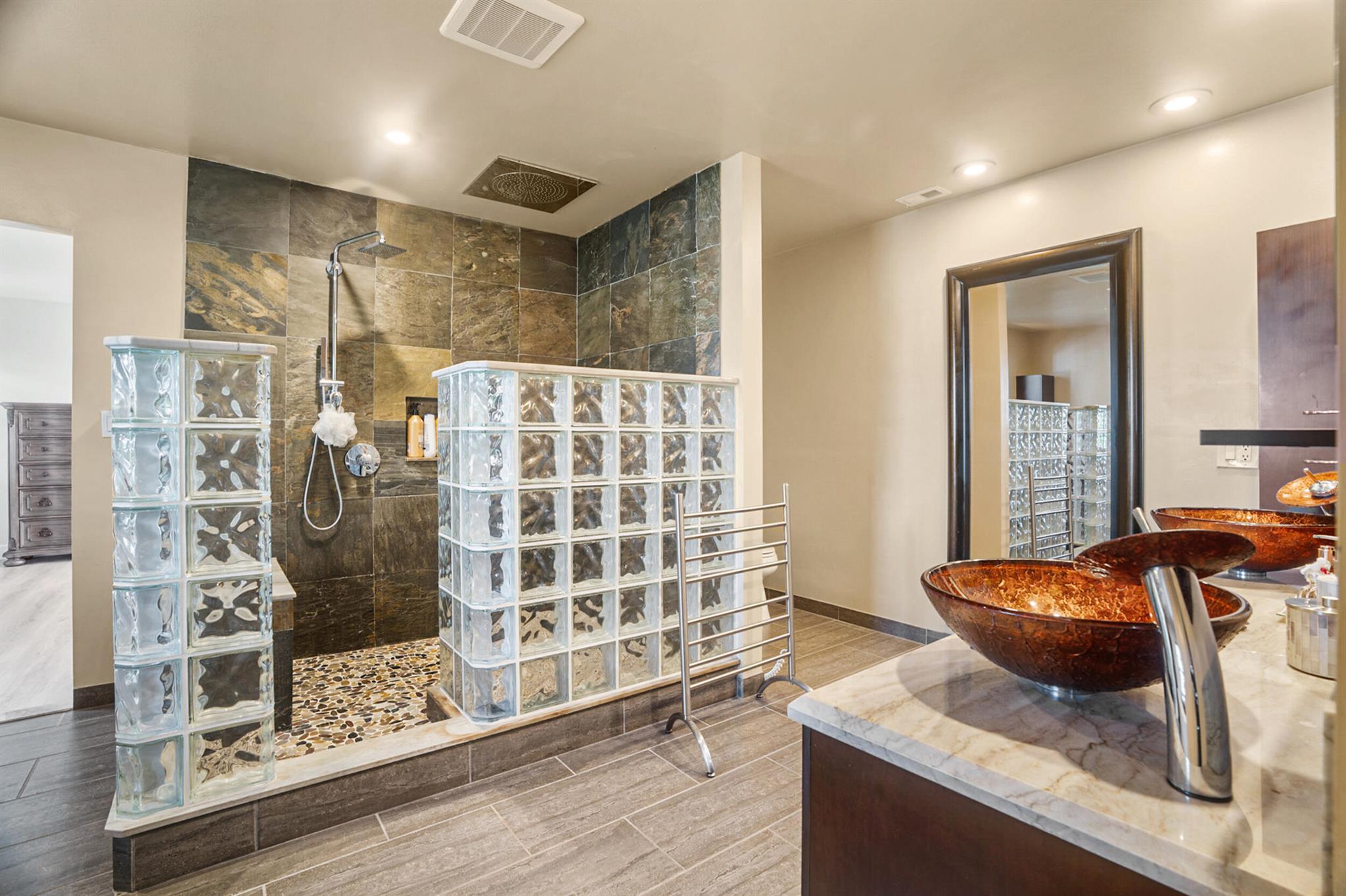 CARIBBEAN KEYS - Residential