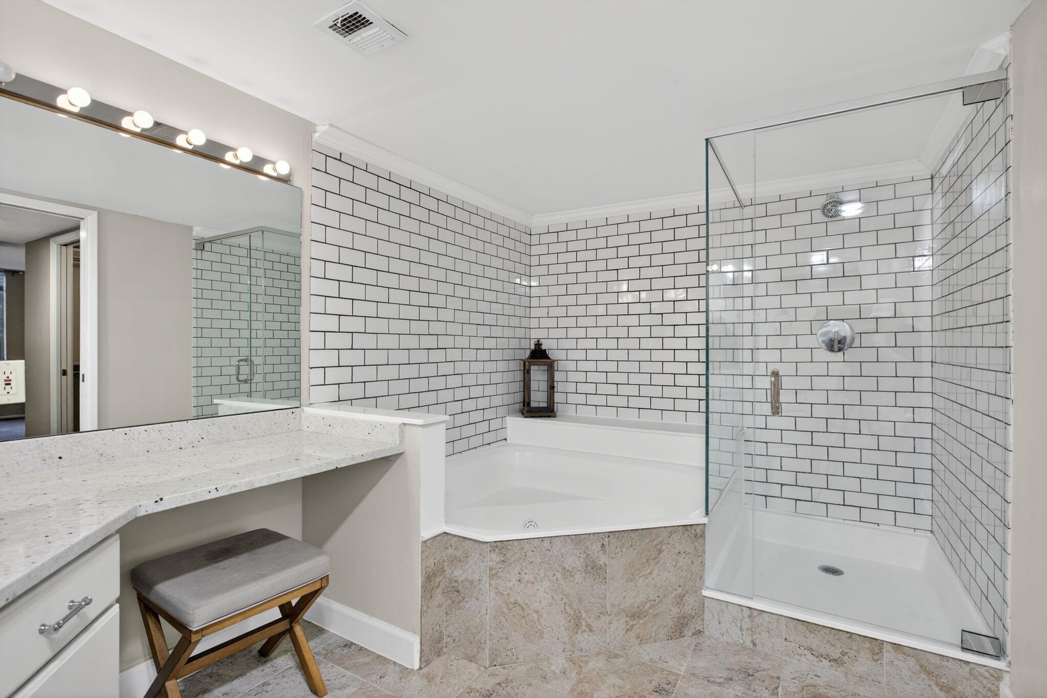 NO 116 PALM-AIRE COUNTRY - Residential