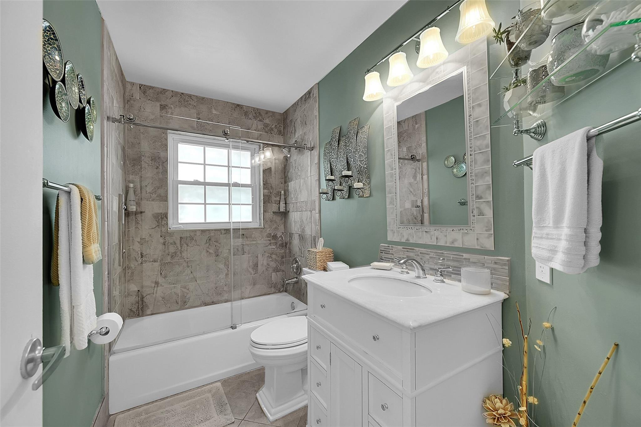 Grenadier Estates 124-7 B - Residential