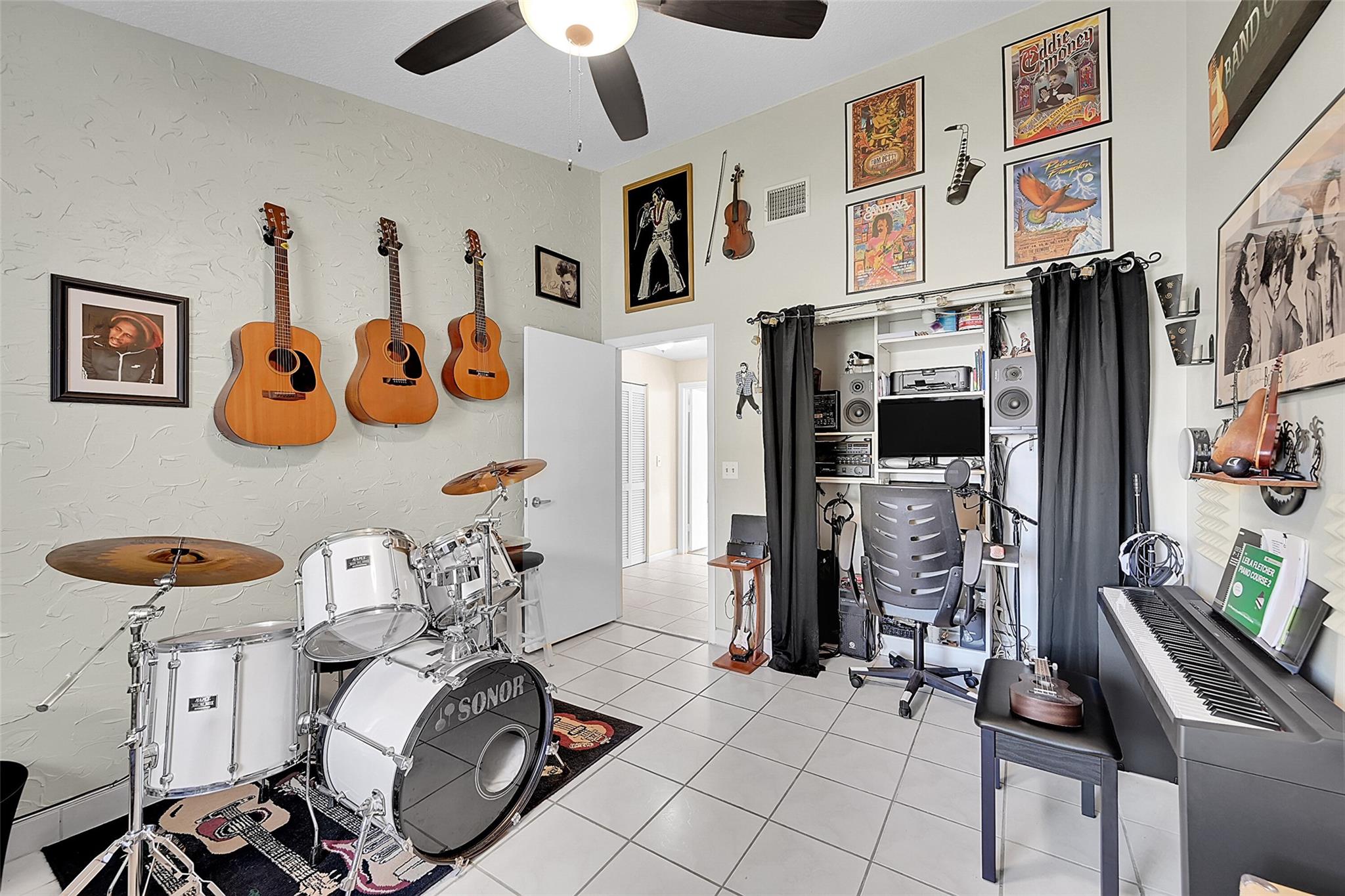 Grenadier Estates 124-7 B - Residential