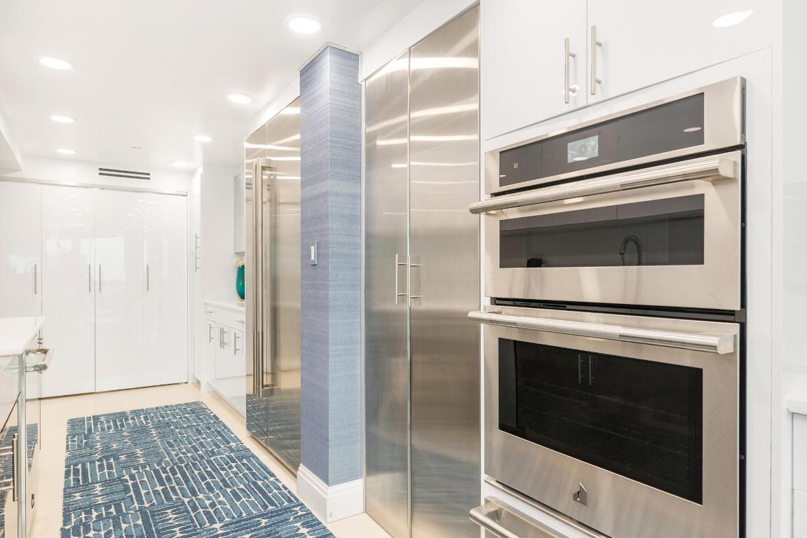 WATERVIEW TOWERS COND DECL FILED 8-20-81 - Residential