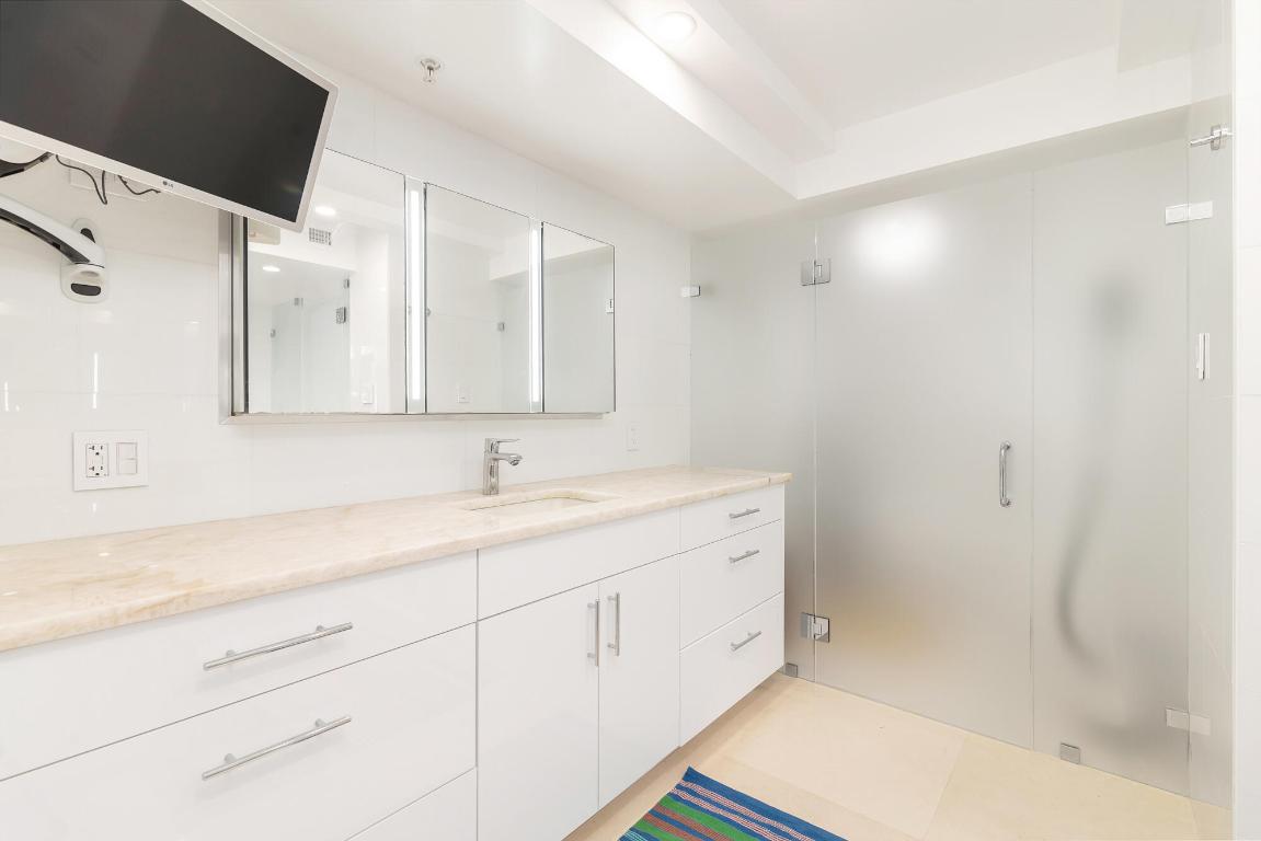 WATERVIEW TOWERS COND DECL FILED 8-20-81 - Residential