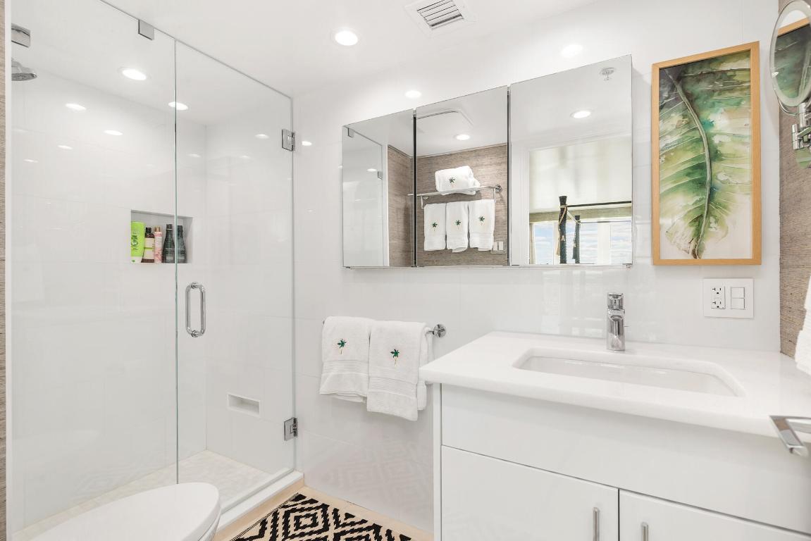 WATERVIEW TOWERS COND DECL FILED 8-20-81 - Residential