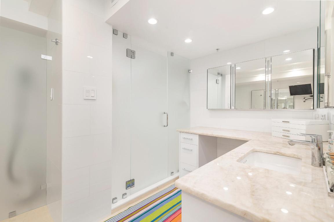 WATERVIEW TOWERS COND DECL FILED 8-20-81 - Residential