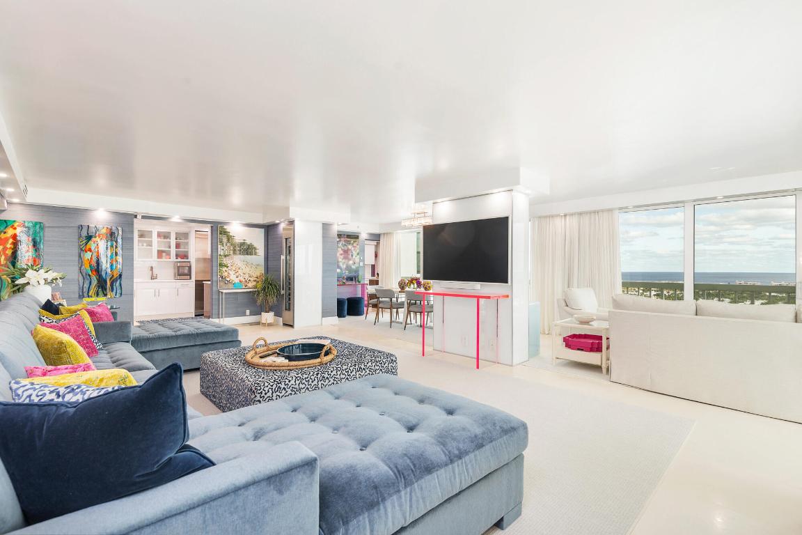 WATERVIEW TOWERS COND DECL FILED 8-20-81 - Residential