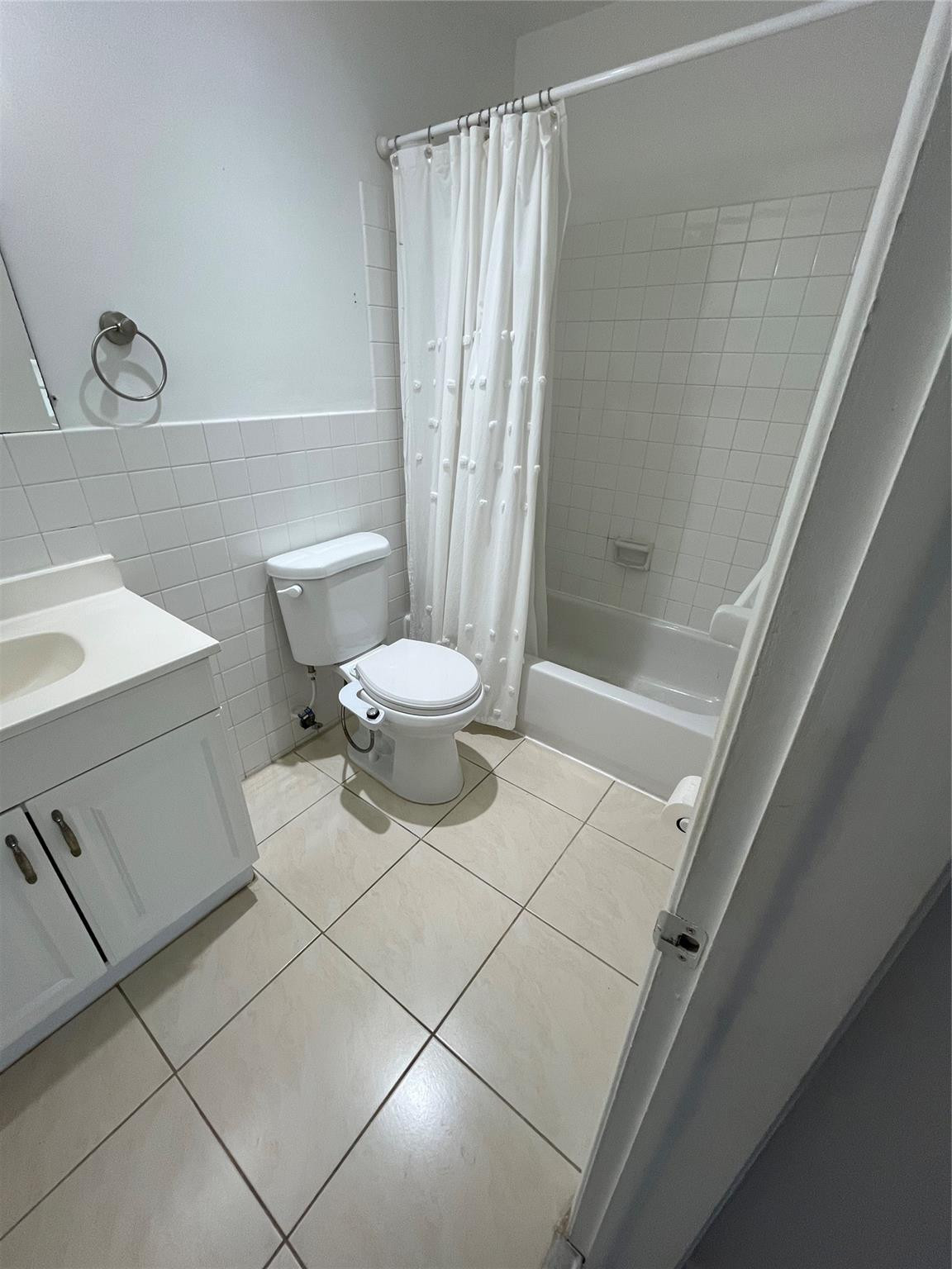 GEORGIAN COURT APTS - Residential