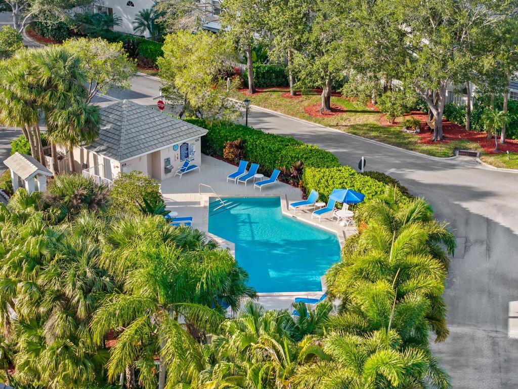 BRISTOL CLUB AT PGA NATL - Residential