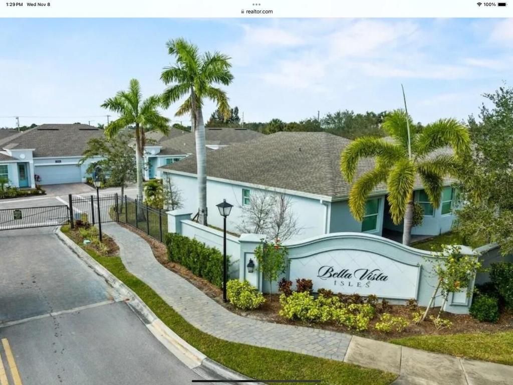 Photo of 2589 Bella Vista Circle, Vero Beach, FL 32966 (MLS # R10971443)