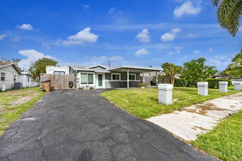 Tiny photo for 607 NW 1st Terrace, Deerfield Beach, FL 33441 (MLS # B26008961)