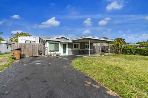 Tiny photo for 607 NW 1st Terrace, Deerfield Beach, FL 33441 (MLS # B26008961)
