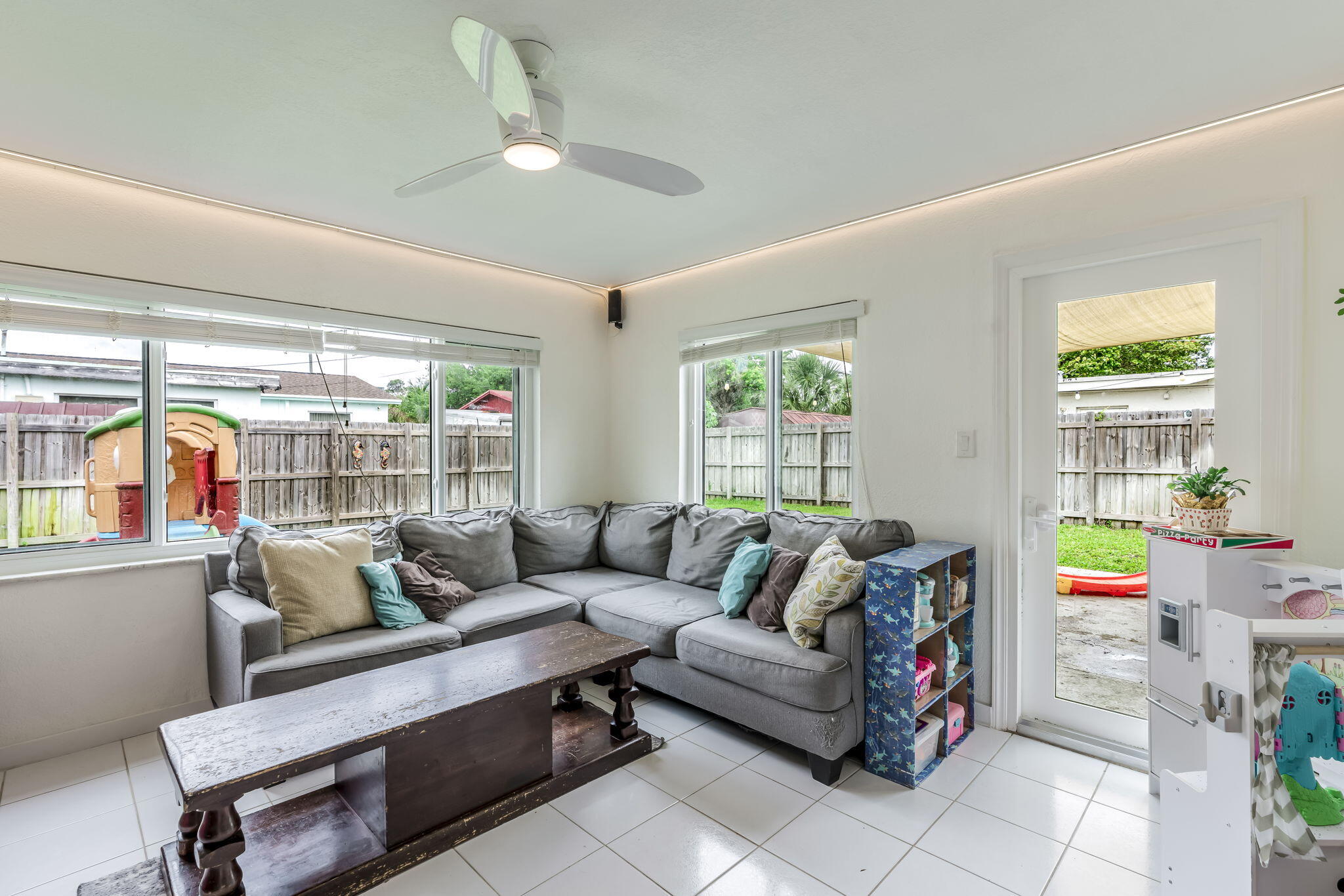 COLLEGE PARK ESTATES - Residential