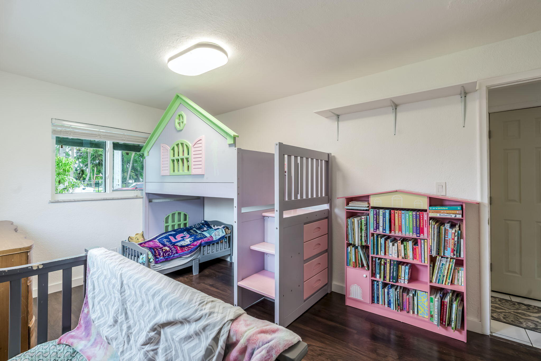 COLLEGE PARK ESTATES - Residential