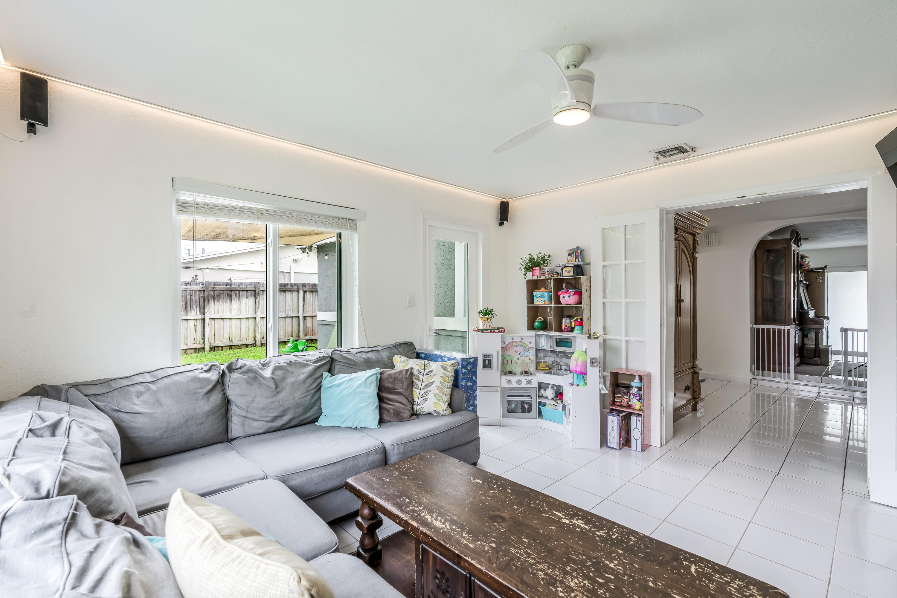 COLLEGE PARK ESTATES - Residential