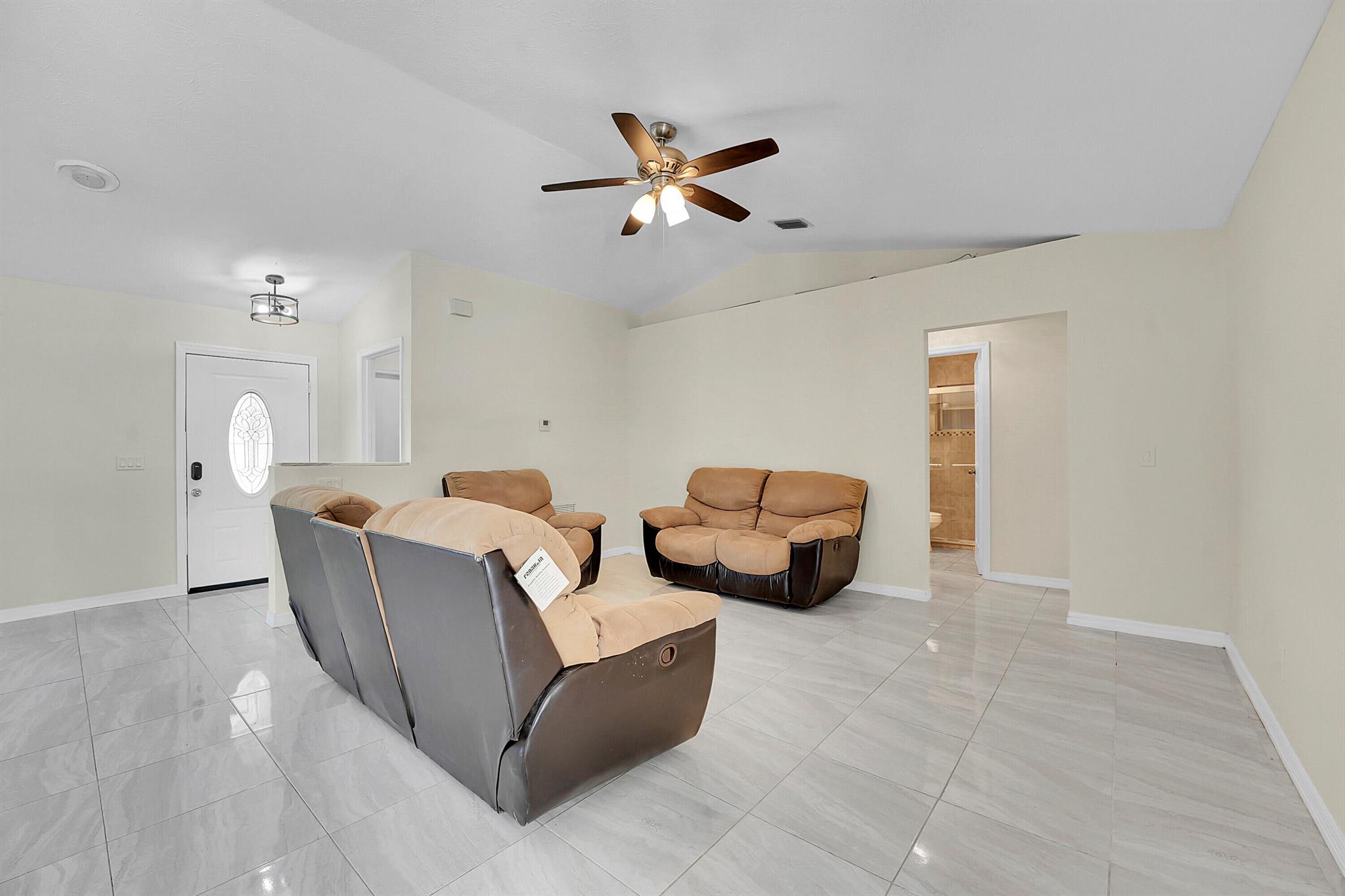 790 SE Ablett Lane