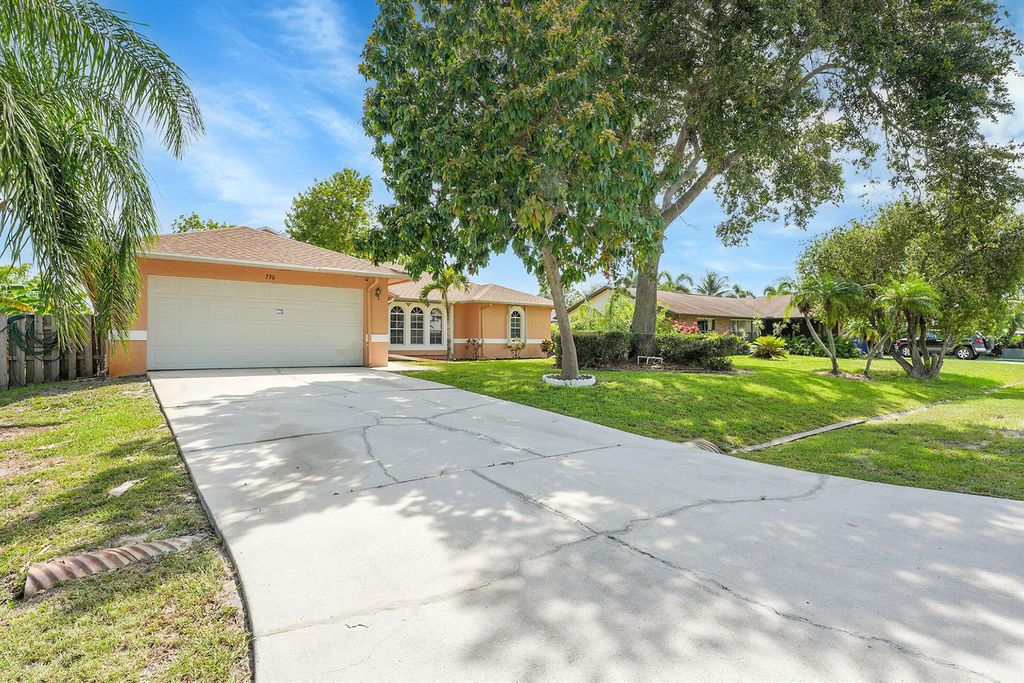 Photo of 790 SE Ablett Lane, Port Saint Lucie, FL 34984 (MLS # R11099035)