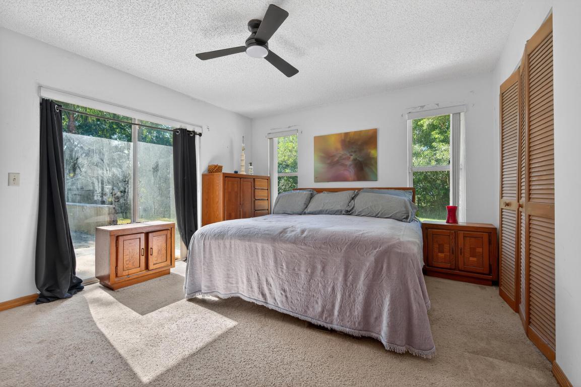 16-41-41~ S 239 FT OF NLY   1274.32 FT OF W 209 FT - Residential