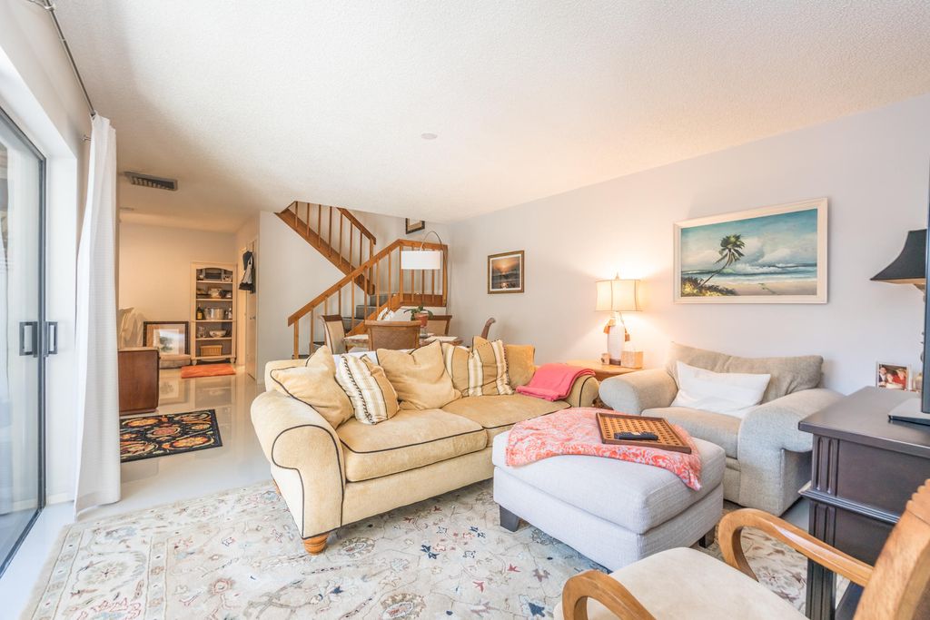 Photo of 1314 13th Terrace, Palm Beach Gardens, FL 33418 (MLS # R10968932)