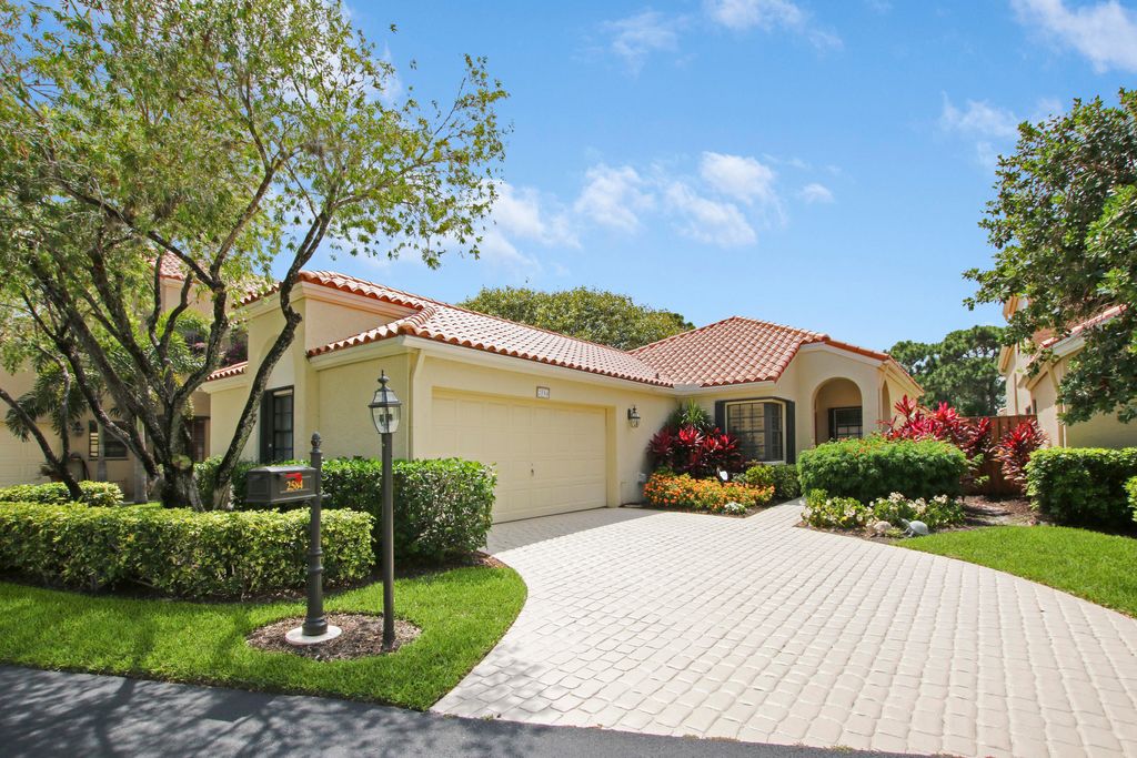 Photo of 2584 La Cristal Circle, Palm Beach Gardens, FL 33410 (MLS # R10768994)