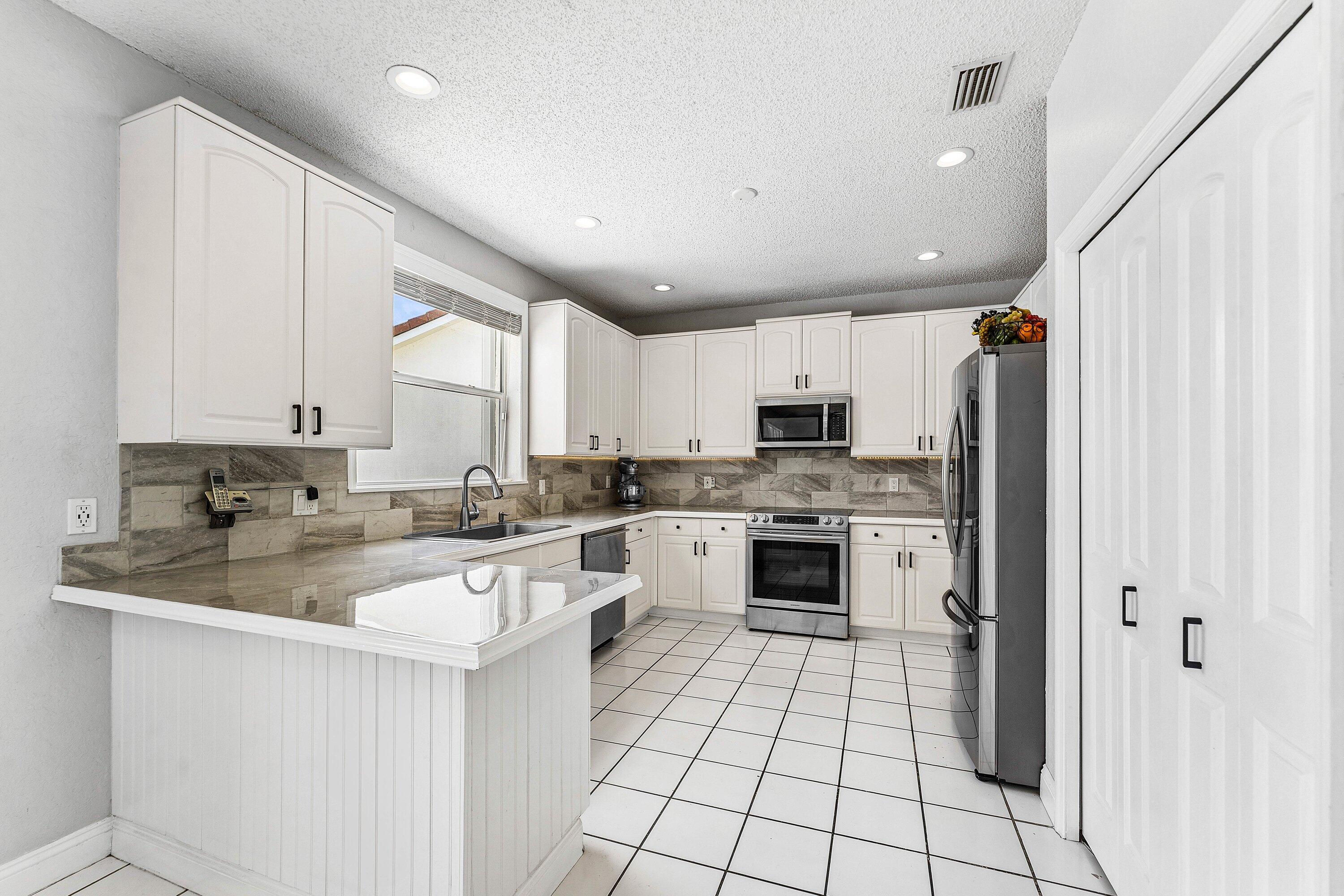 BOCA CHASE 9A - Residential