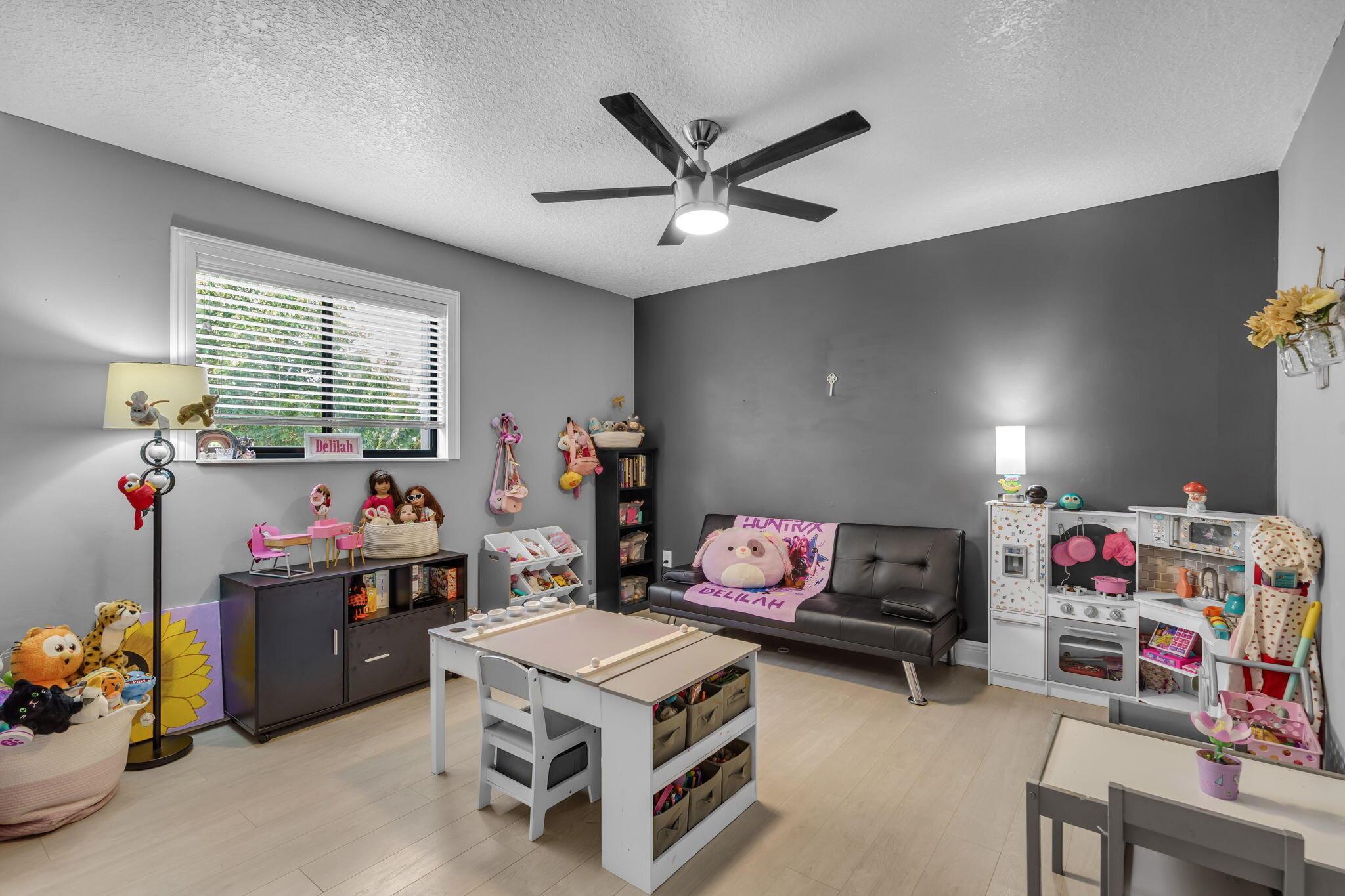 BOYNTON LAKES 4 - Residential