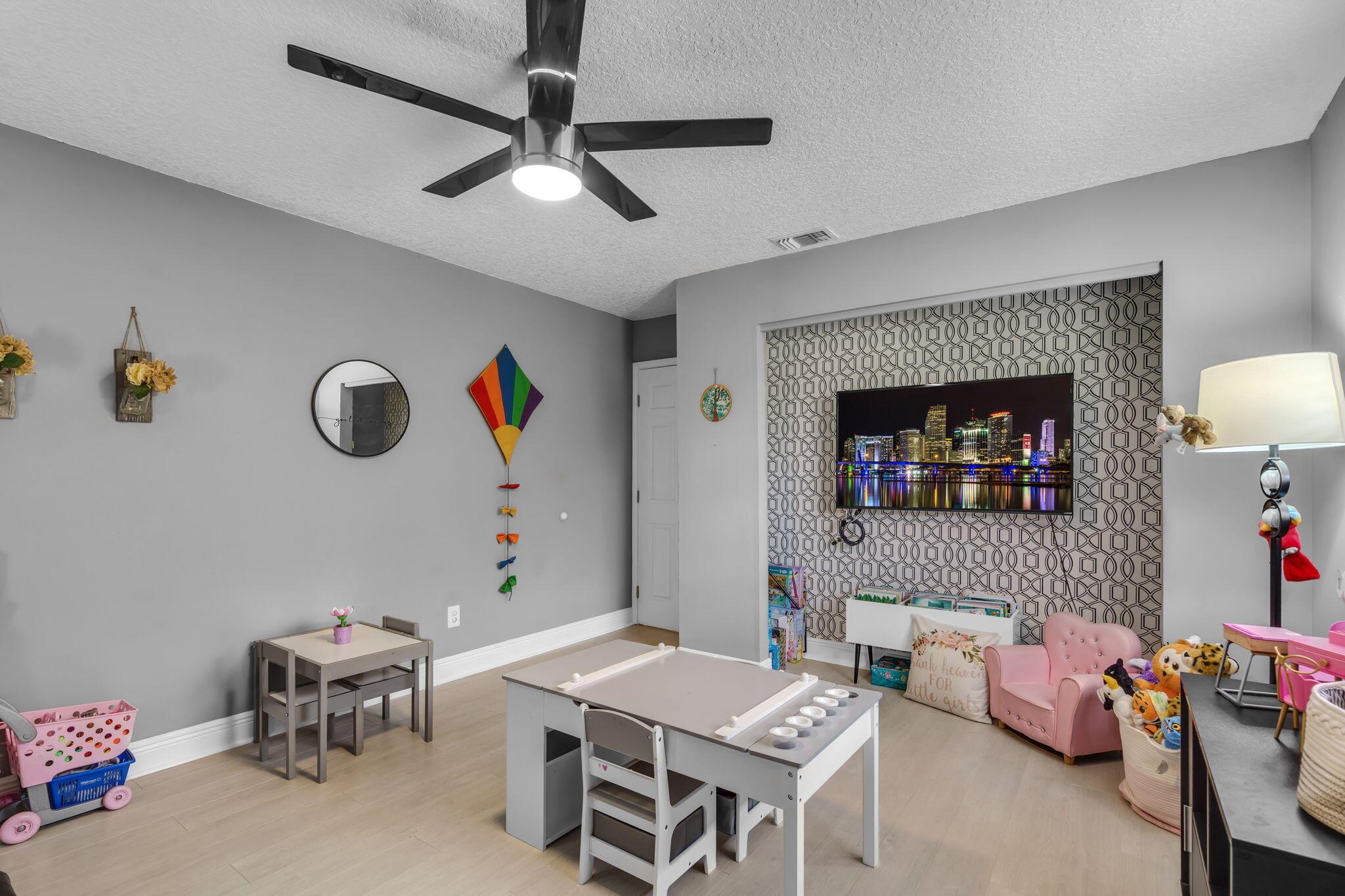 BOYNTON LAKES 4 - Residential