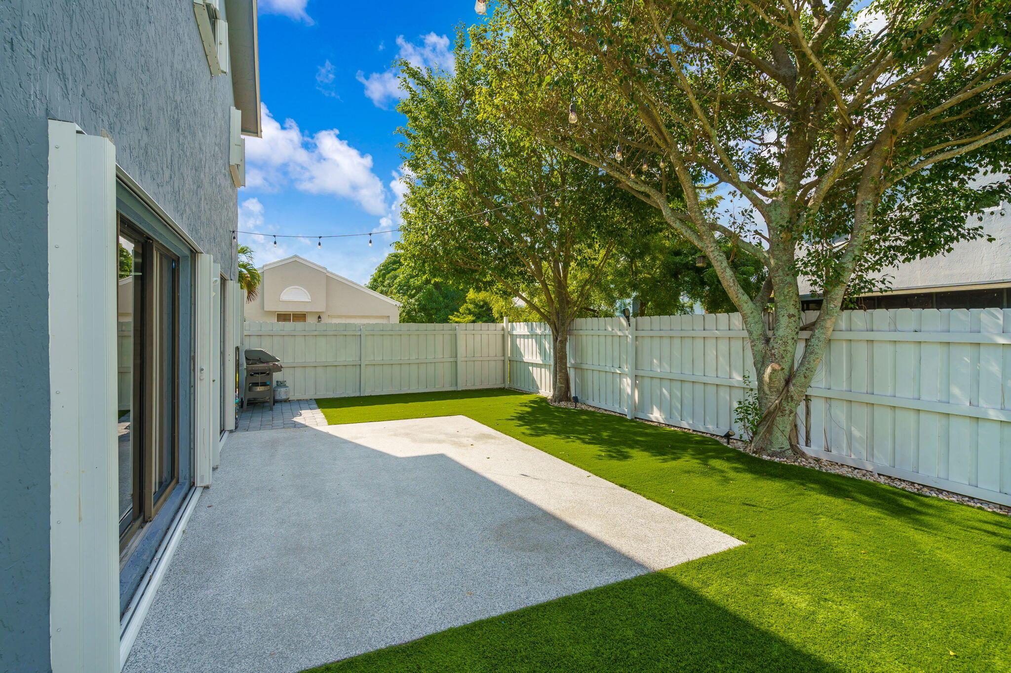 BOYNTON LAKES 4 - Residential