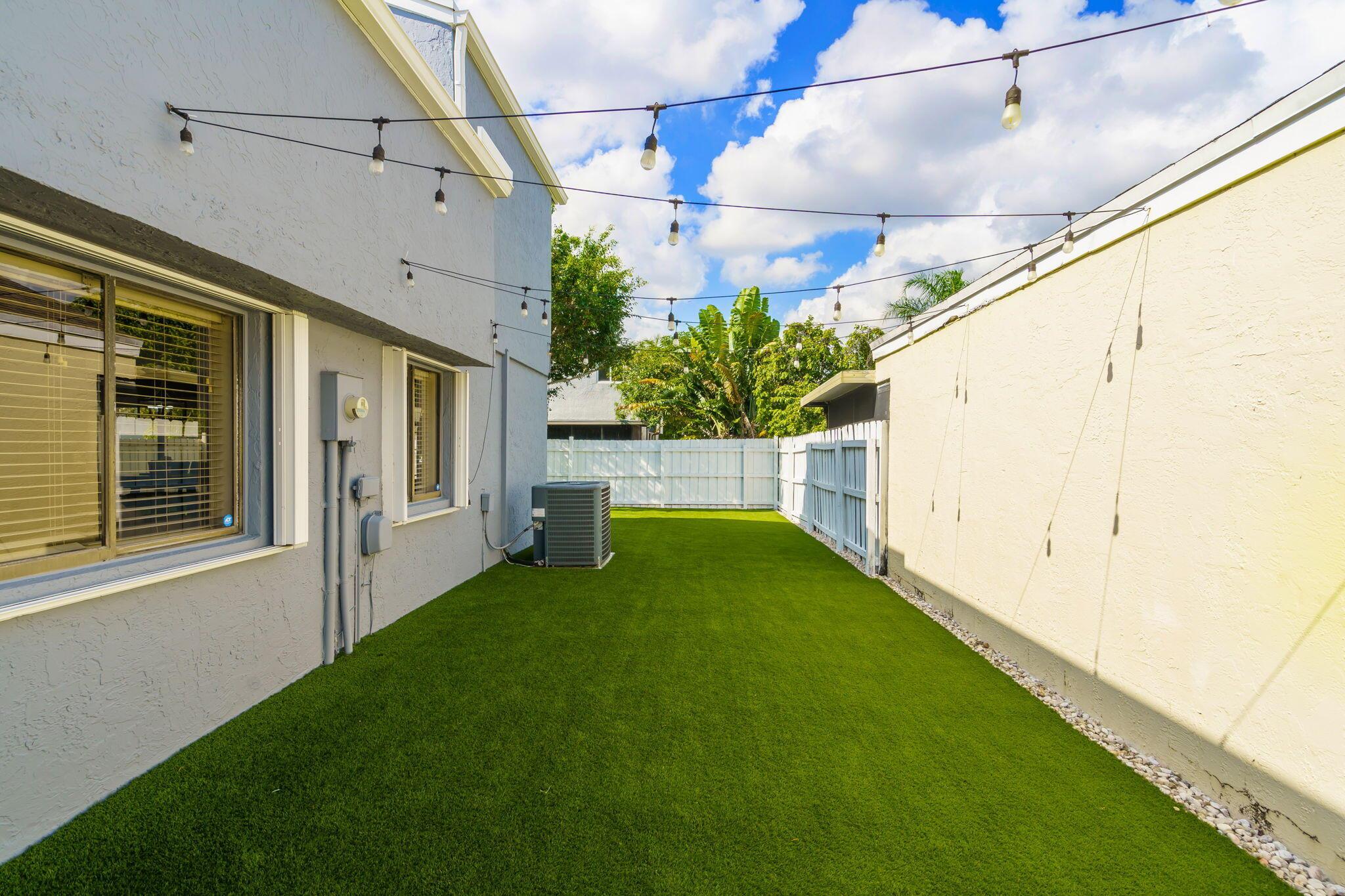 BOYNTON LAKES 4 - Residential