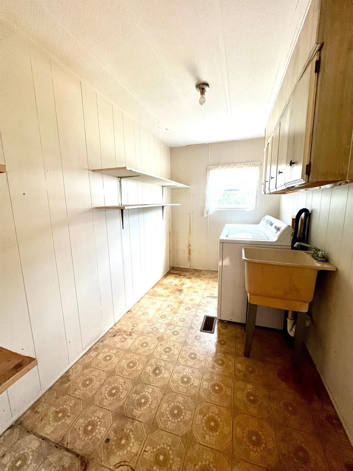 Spanish Lakes Golf Villag - Residential