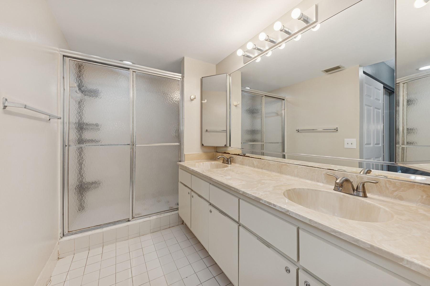 C H E ACRES - Residential