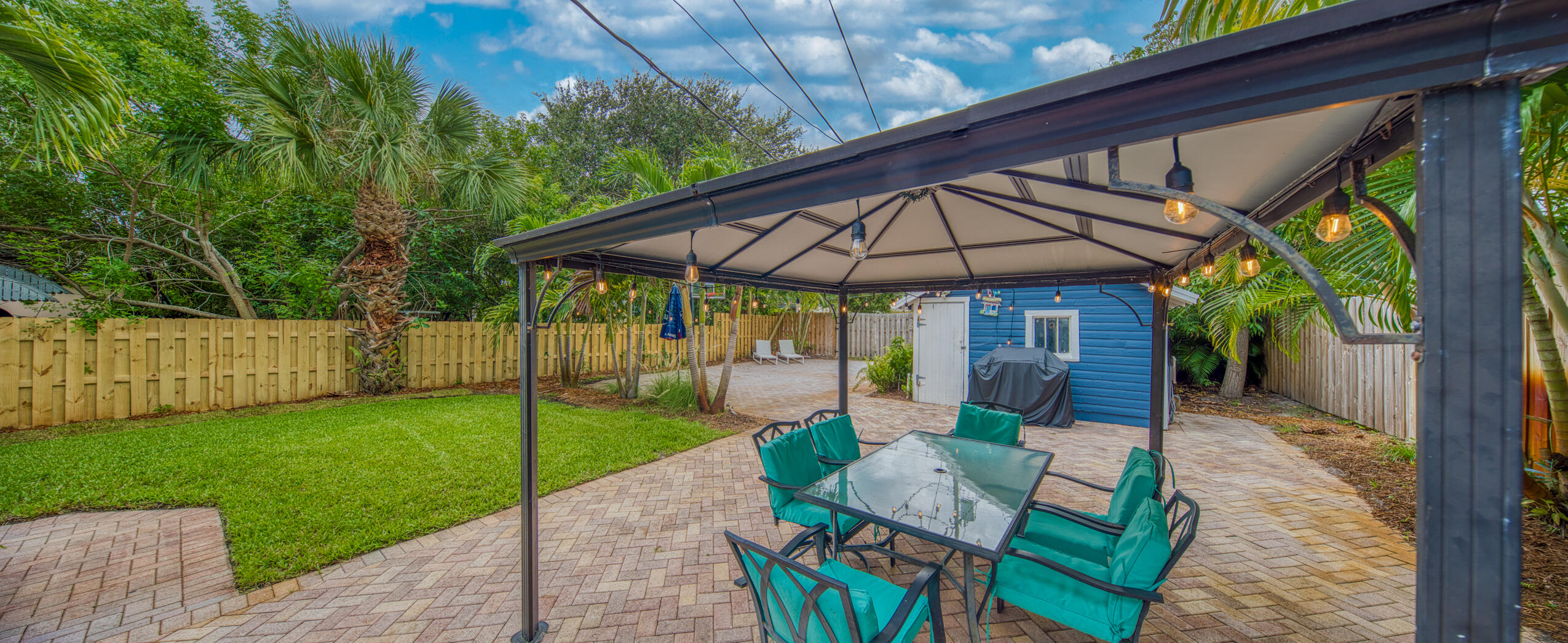 LAKE WORTH TOWN OF - Residential